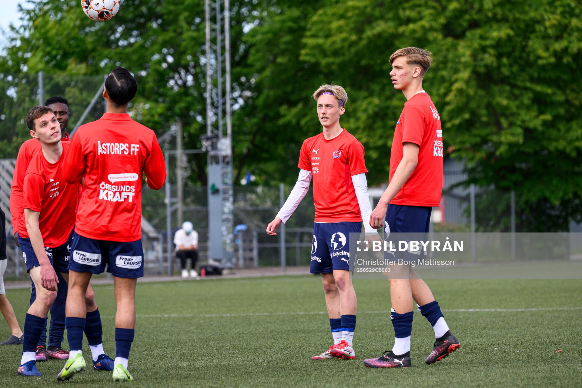 Åstorps Mio Johansson under fotbollsmatchen i Division 2 Västra Götaland mellan Åstorps FF och Astrio BK den 29 maj 2025 i Åstorp.