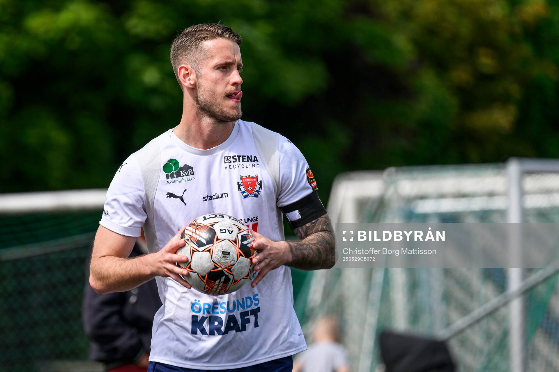 Åstorps Jonathan Roos under fotbollsmatchen i Division 2 Västra Götaland mellan Åstorps FF och Astrio BK den 29 maj 2025 i Åstorp. 