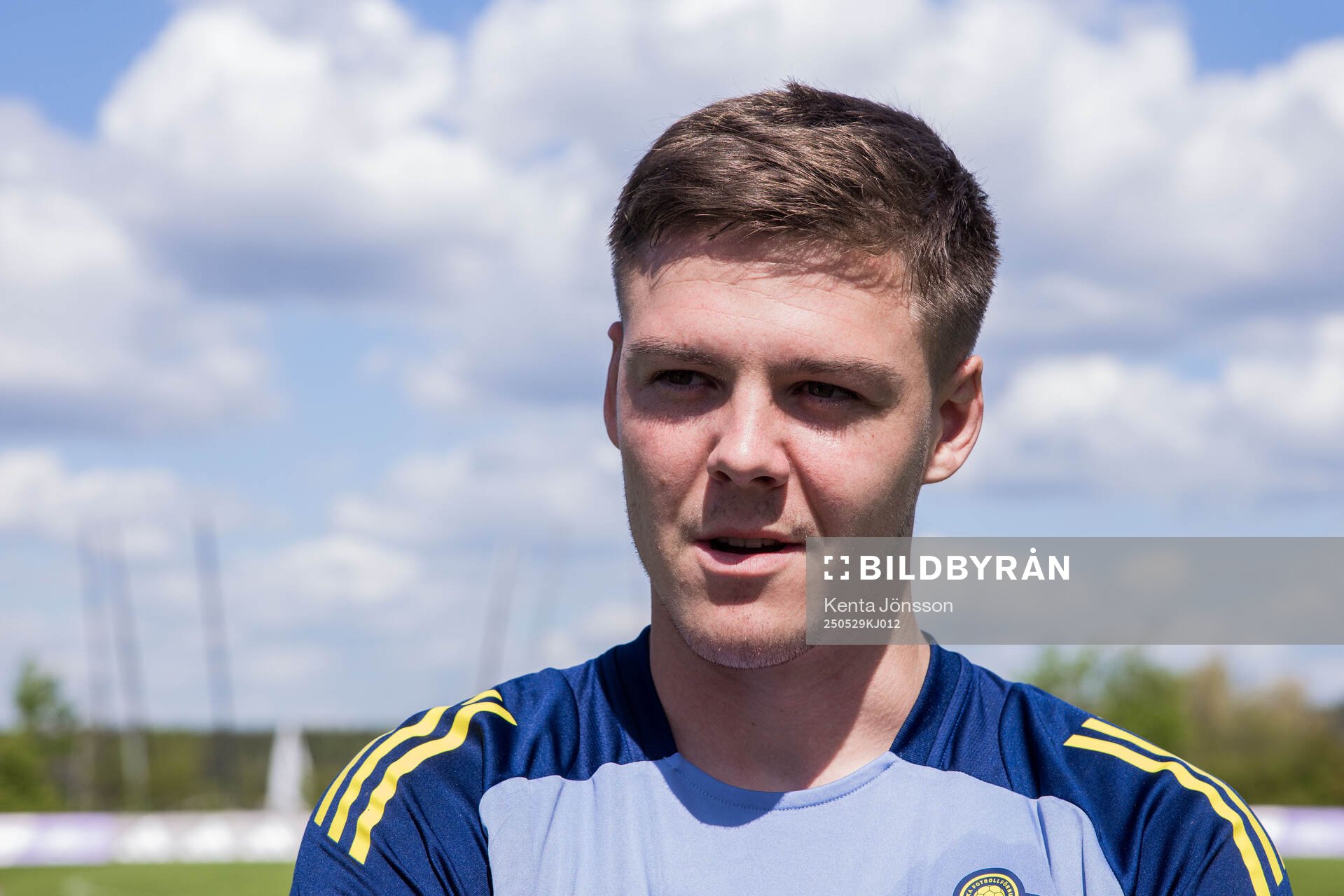Emil Holm of the Swedish men's national football team during a training session on May 29, 2025 in Stockholm. 
