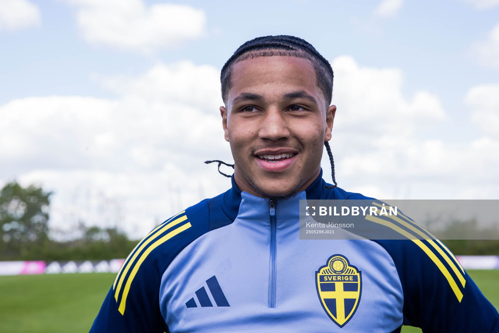 Momodou Sonko of the Swedish men's national football team during a training session on May 29, 2025 in Stockholm. 