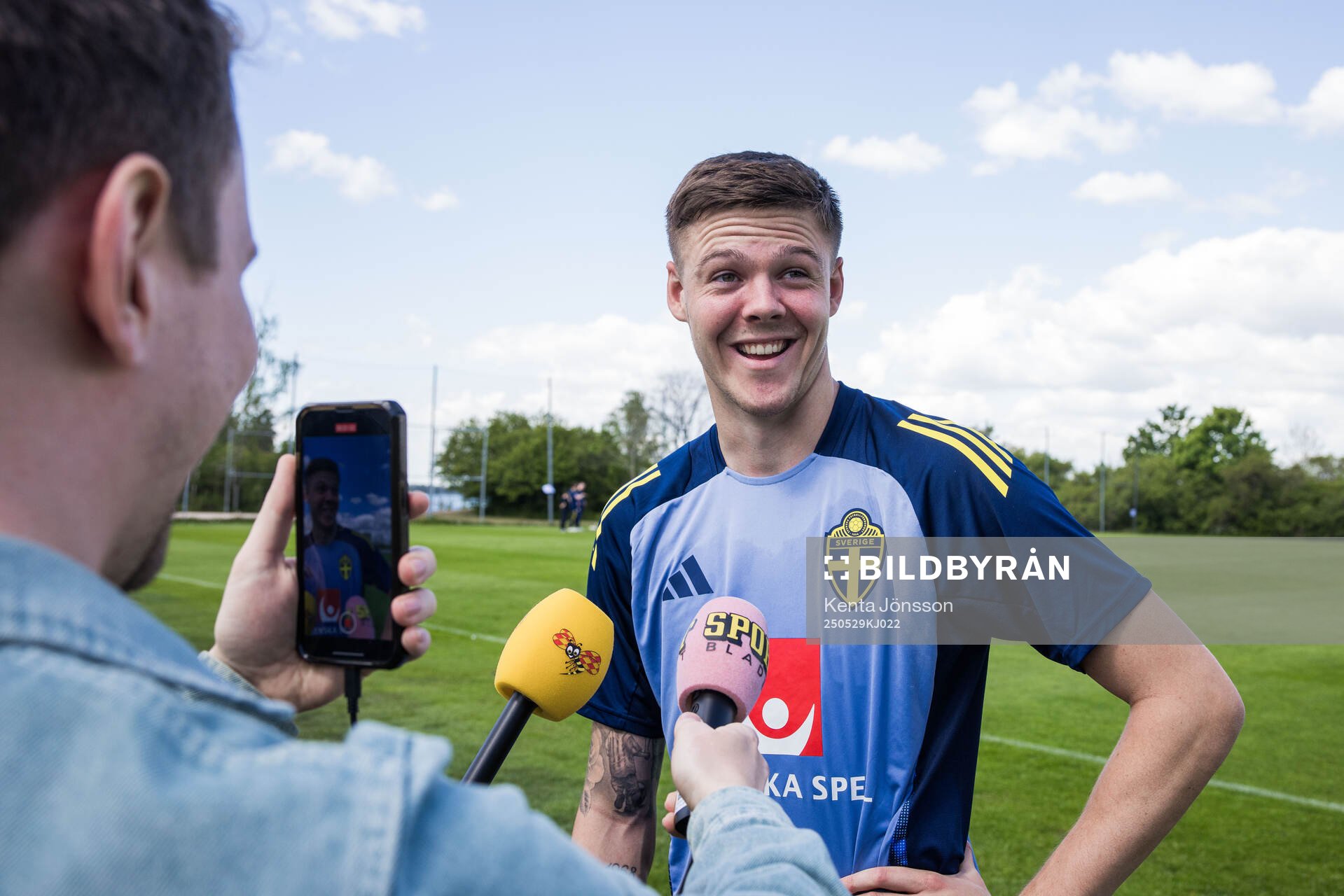 Emil Holm of the Swedish men's national football team during a training session on May 29, 2025 in Stockholm. 