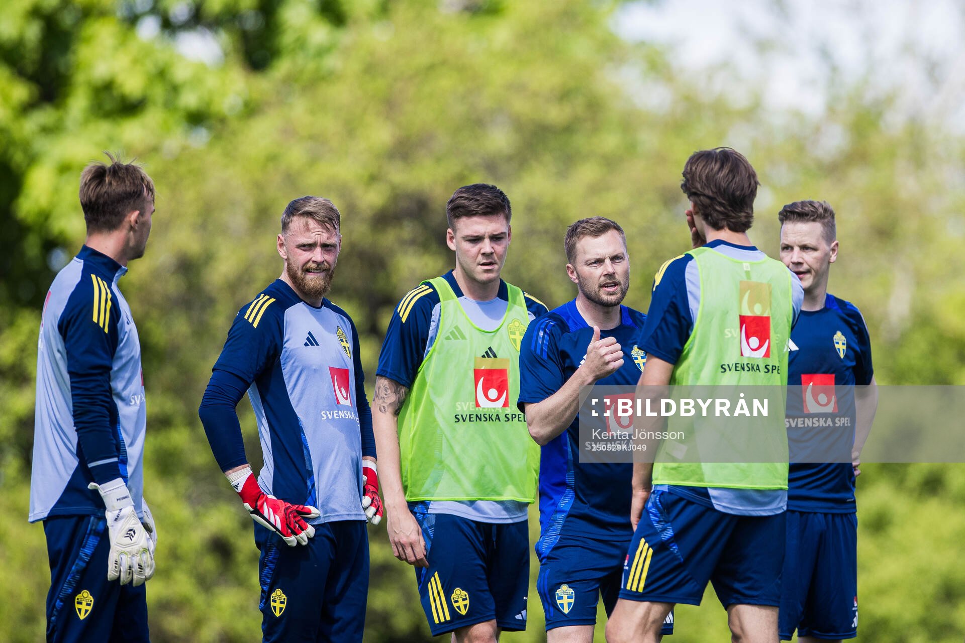Assistant coach Sebastian Larsson of the Swedish men's national football team during a training session on May 29, 2025 in Stockholm. 