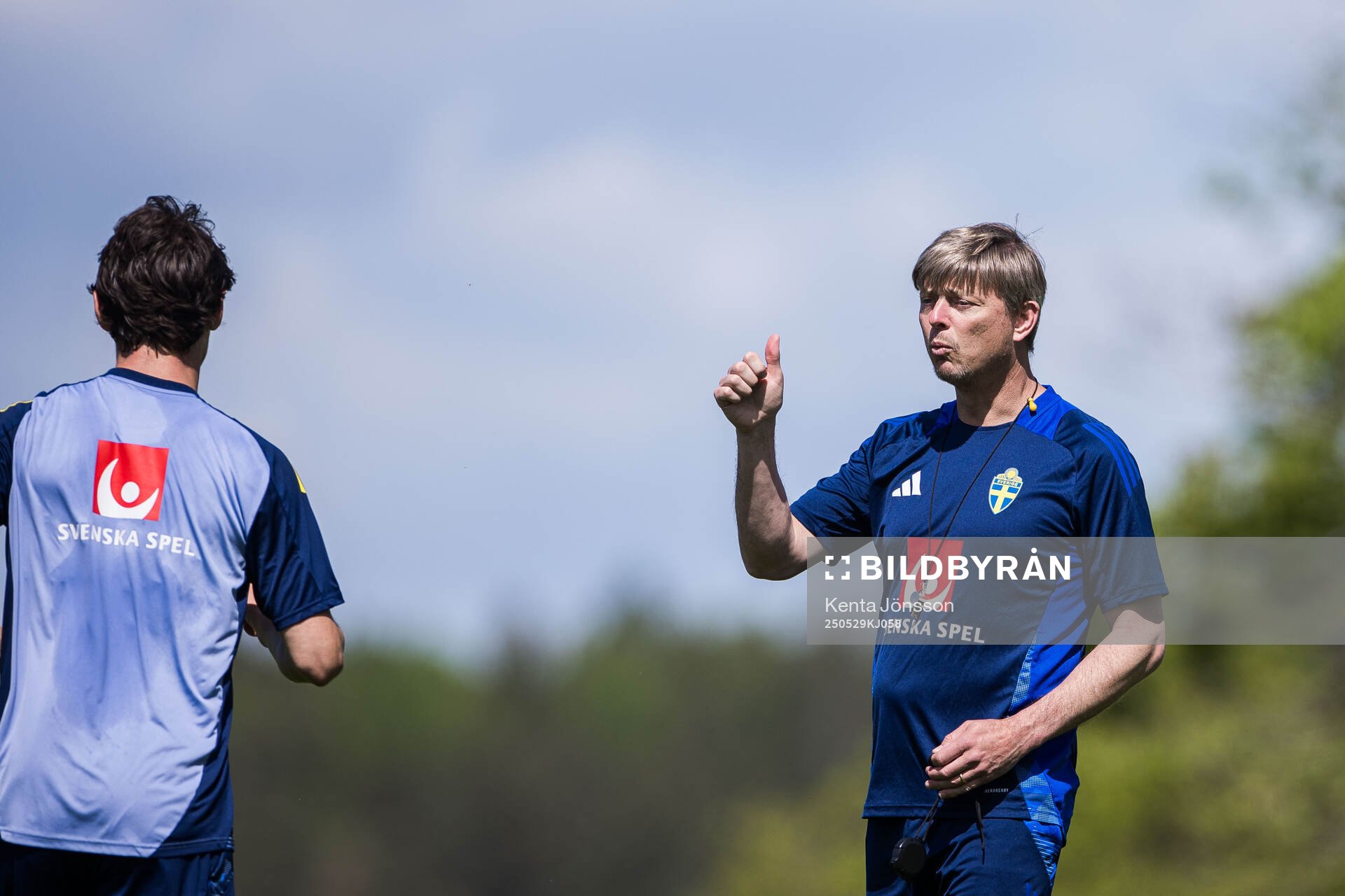 Head coach Jon Dahl Tomasson of the Swedish men's national football team during a training session on May 29, 2025 in Stockholm. 