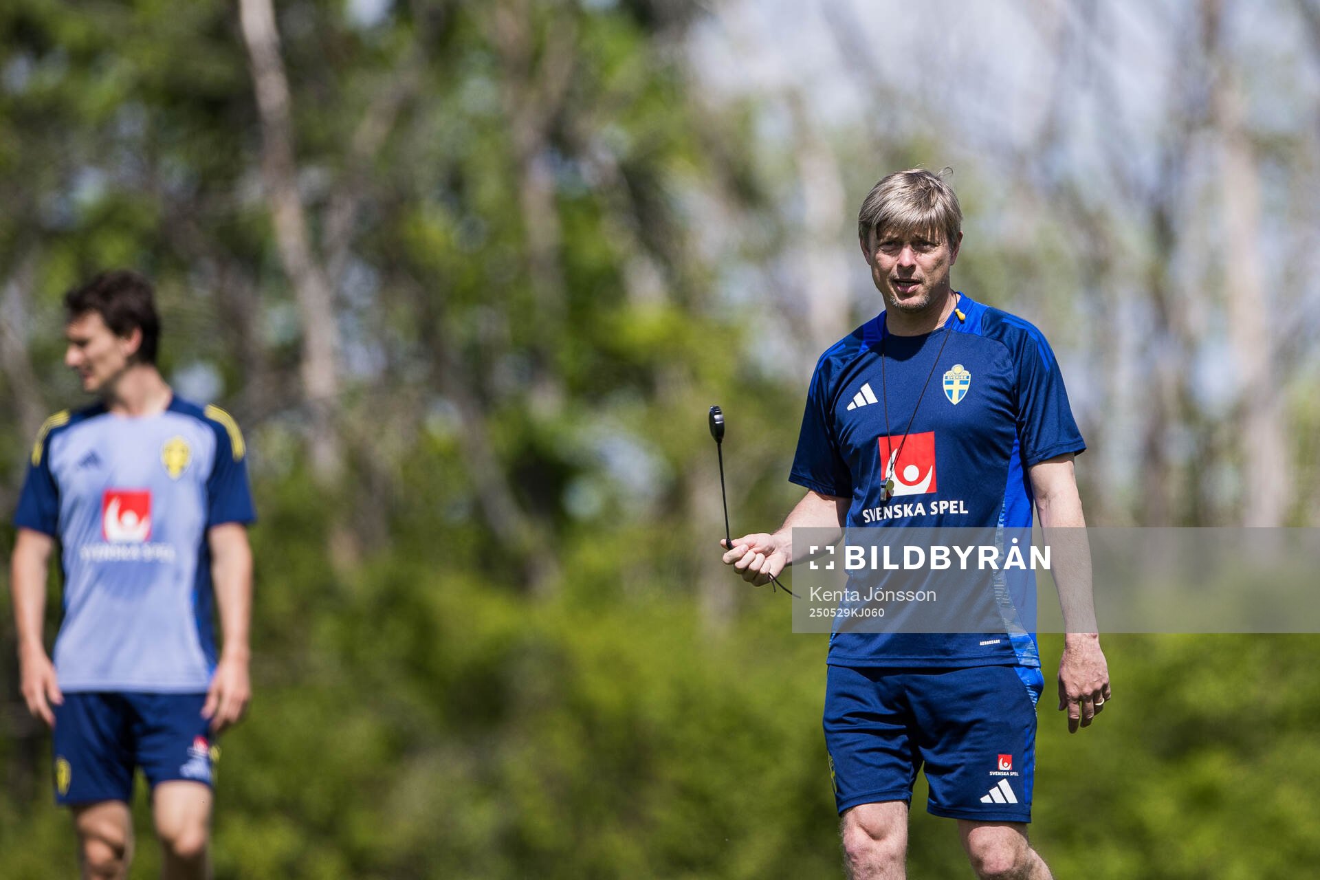 Head coach Jon Dahl Tomasson of the Swedish men's national football team during a training session on May 29, 2025 in Stockholm. 