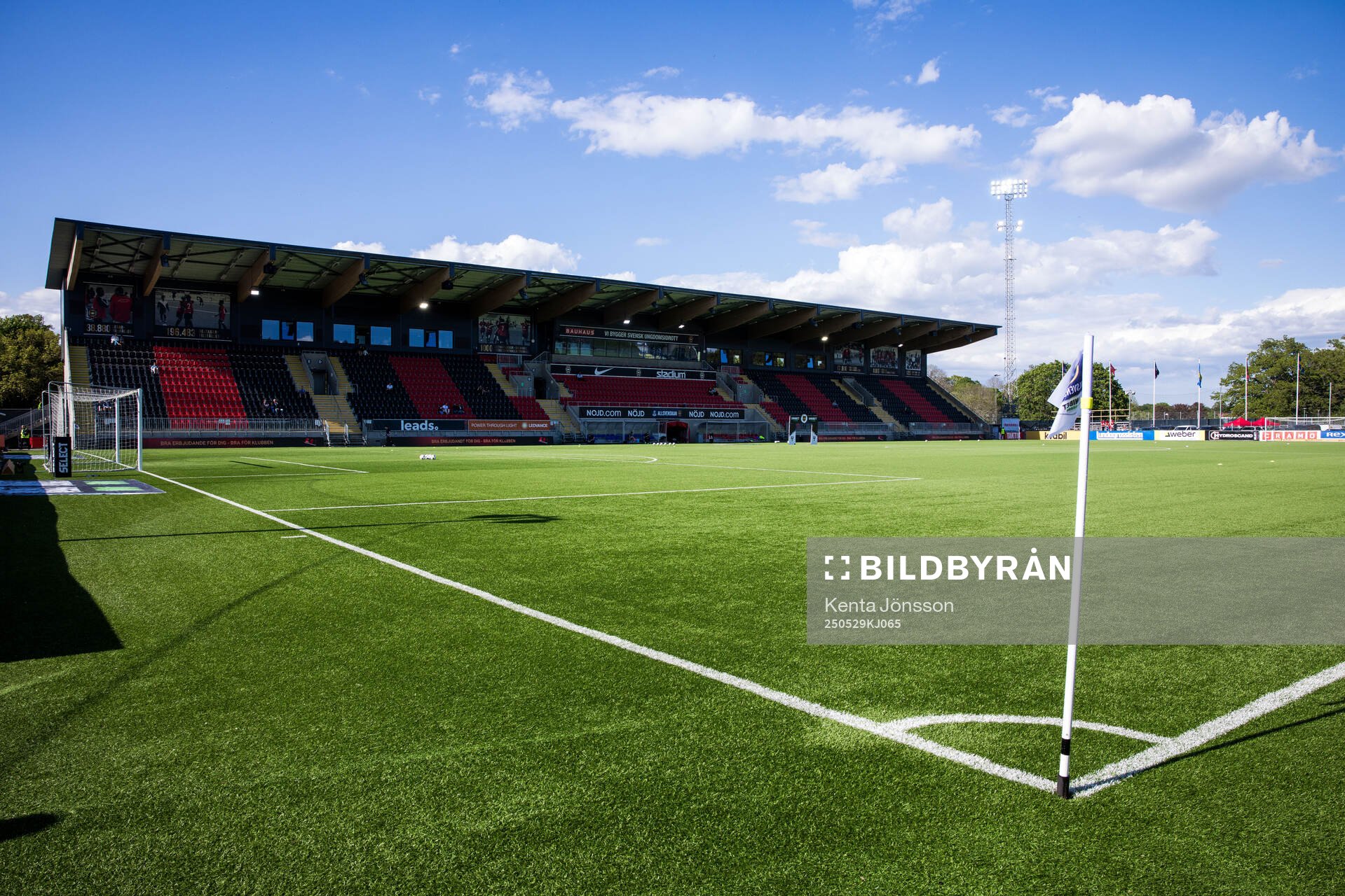 Grimsta IP inför fotbollsmatchen i Allsvenskan mellan Brommapojkarna och Djurgården den 29 maj 2025 i Stockholm. 
