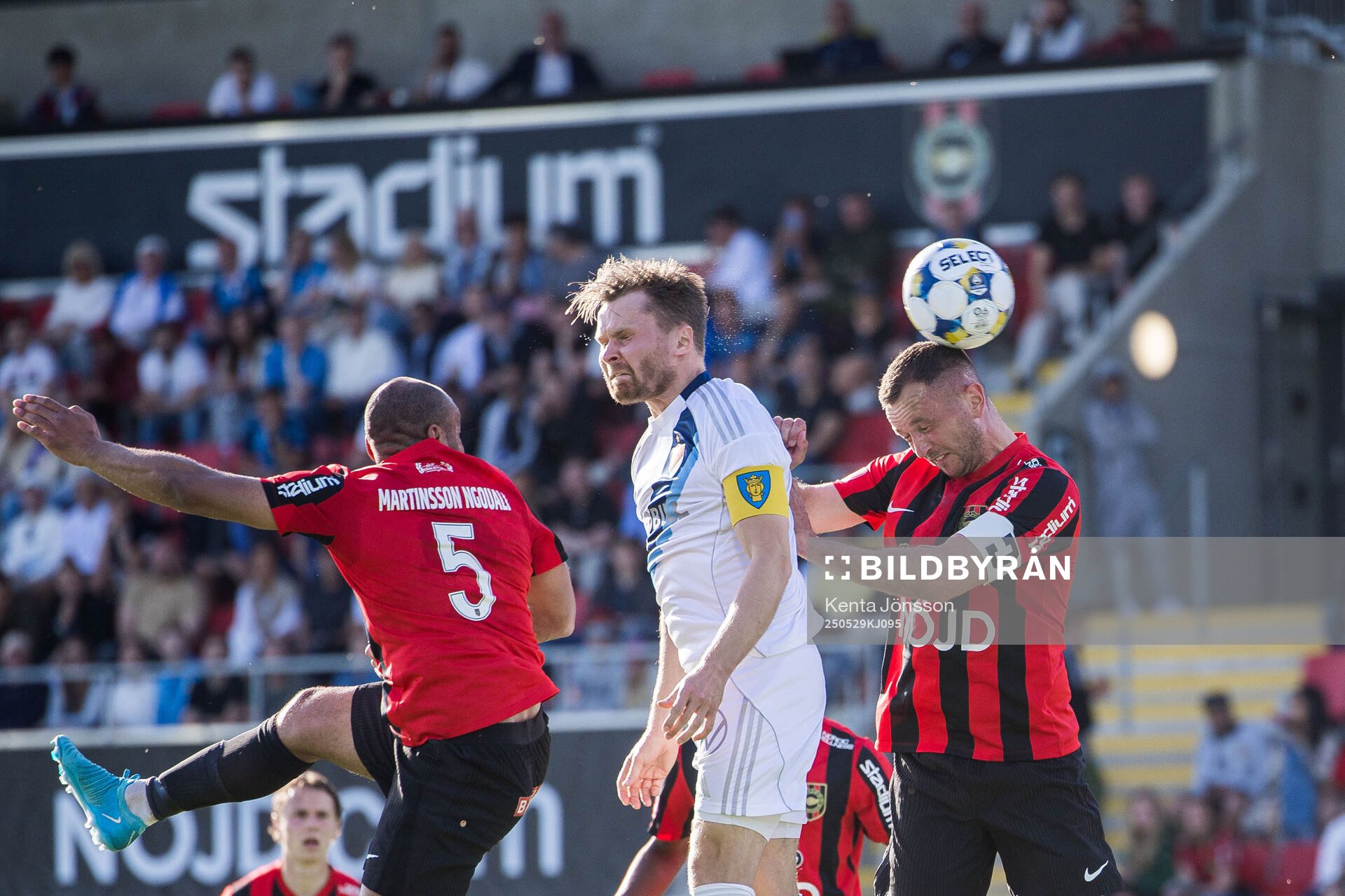 Djurgårdens Jacob Une och Brommapojkarnas Even Hovland