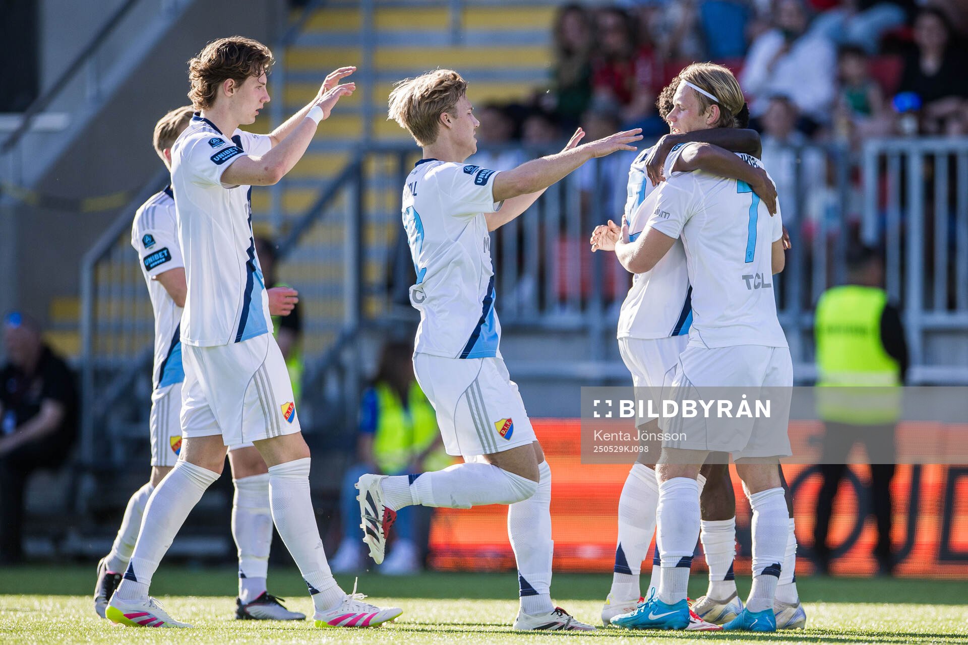 Djurgårdens Tobias Gulliksen jublar efter 0-1 under fotbollsmatchen i Allsvenskan mellan Brommapojkarna och Djurgården den 29 maj 2025 i Stockholm.