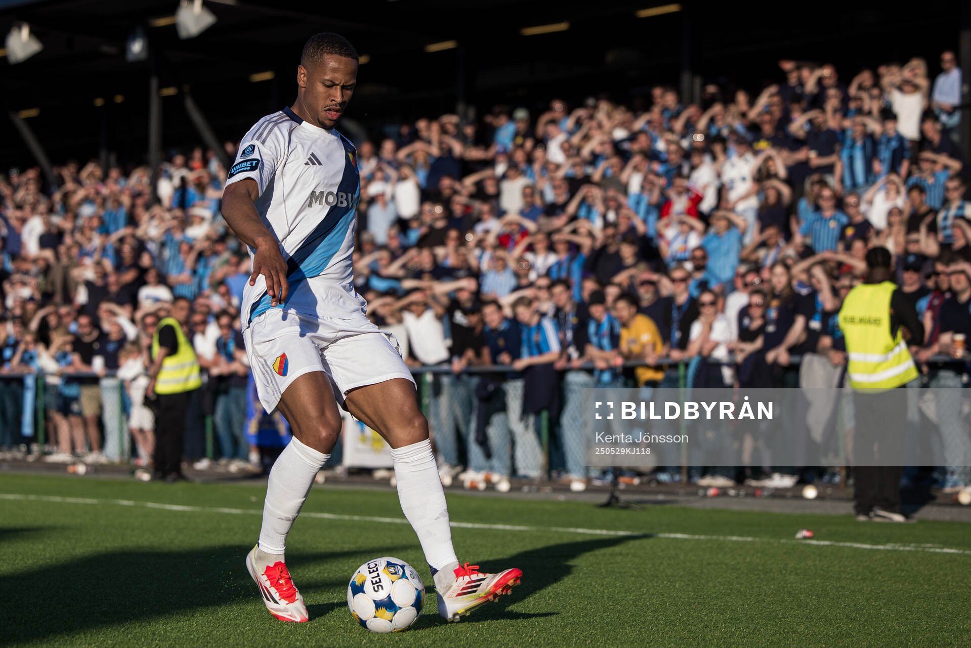 Djurgårdens Zakaria Sawo under fotbollsmatchen i Allsvenskan mellan Brommapojkarna och Djurgården den 29 maj 2025 i Stockholm. 