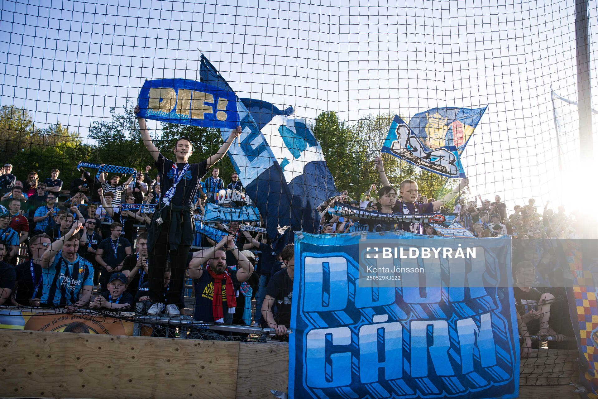 Djurgårdens supportrar jublar