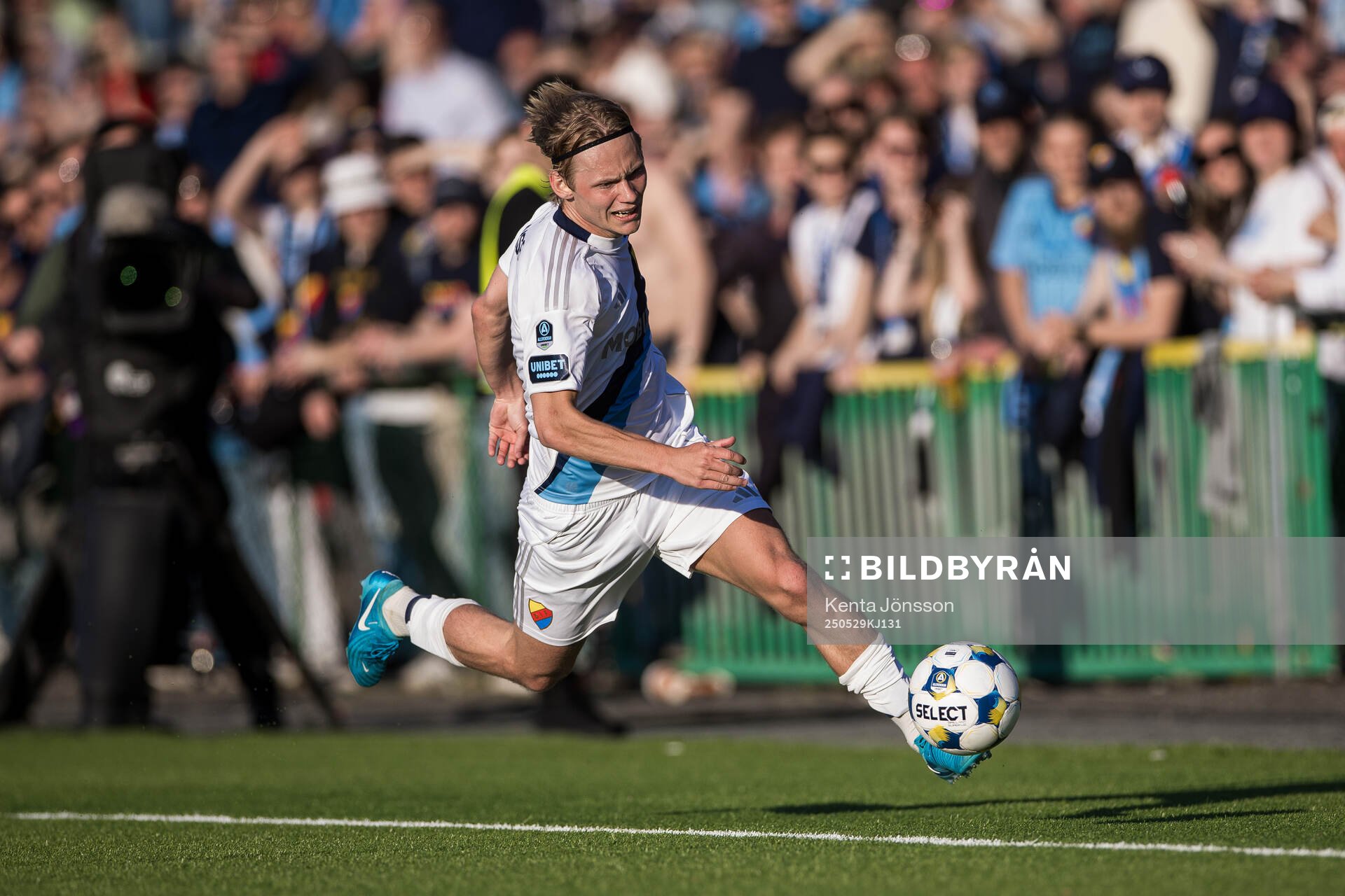 Djurgårdens Tobias Gulliksen under fotbollsmatchen i Allsvenskan mellan Brommapojkarna och Djurgården den 29 maj 2025 i Stockholm.