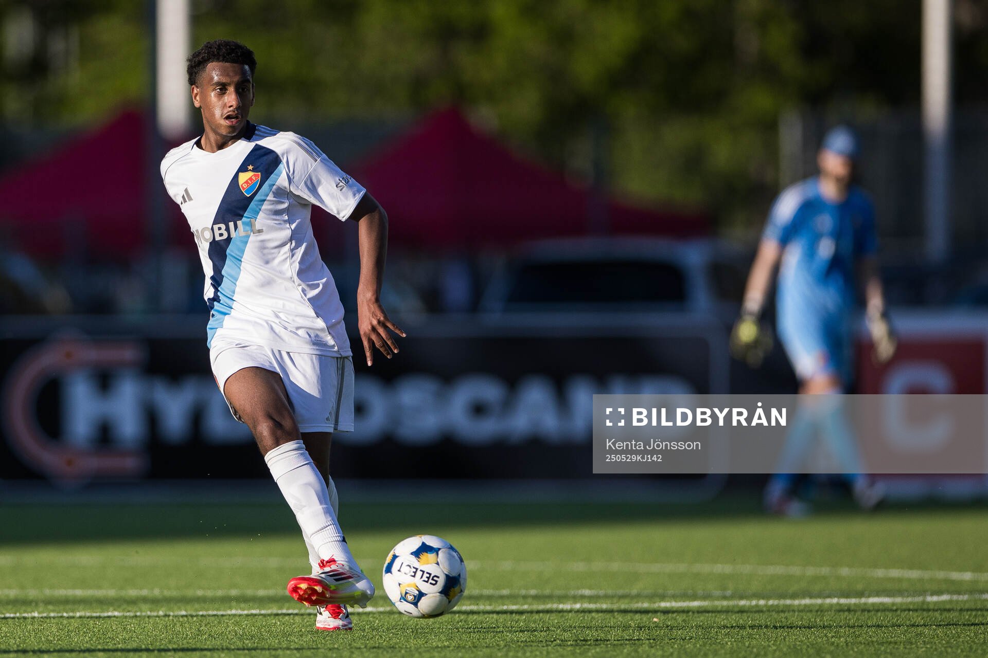 Djurgårdens Isak Alemayehu Mulugeta under fotbollsmatchen i Allsvenskan mellan Brommapojkarna och Djurgården den 29 maj 2025 i Stockholm.