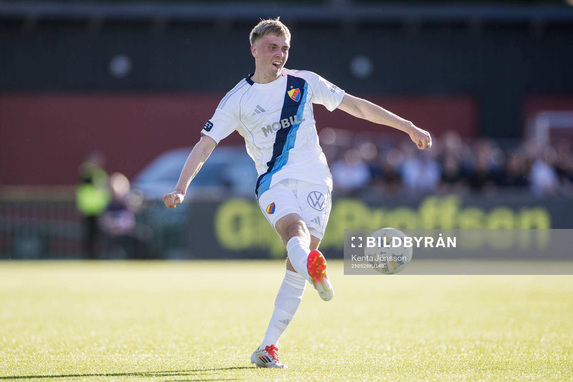 Djurgårdens Santeri Haarala under fotbollsmatchen i Allsvenskan mellan Brommapojkarna och Djurgården den 29 maj 2025 i Stockholm. 