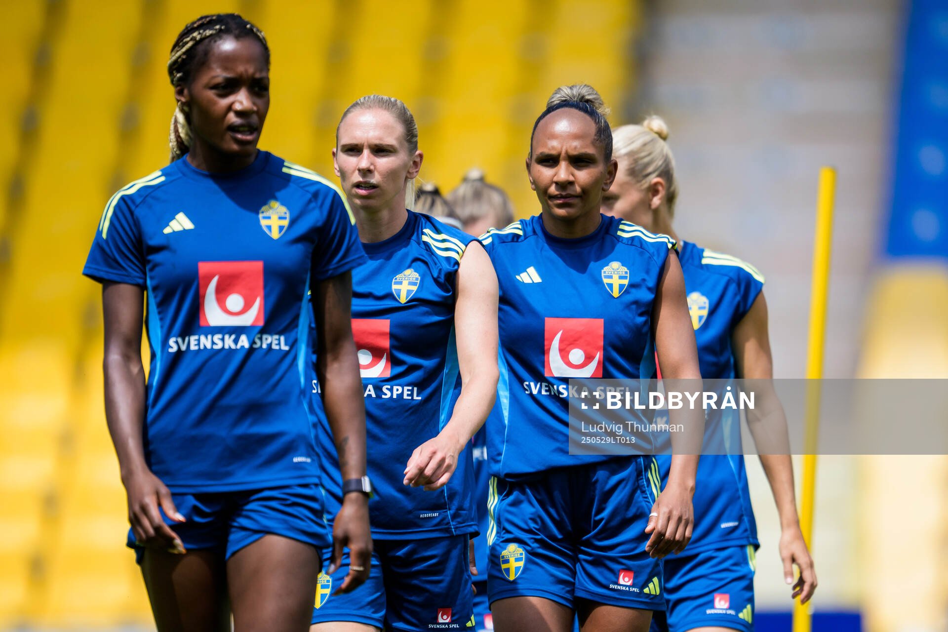 Evelyn Ijeh, Jonna Andersson and Madelen Janogy  of the Swedish women’s national football team during a training session on May 29, 2025 in Parma. 