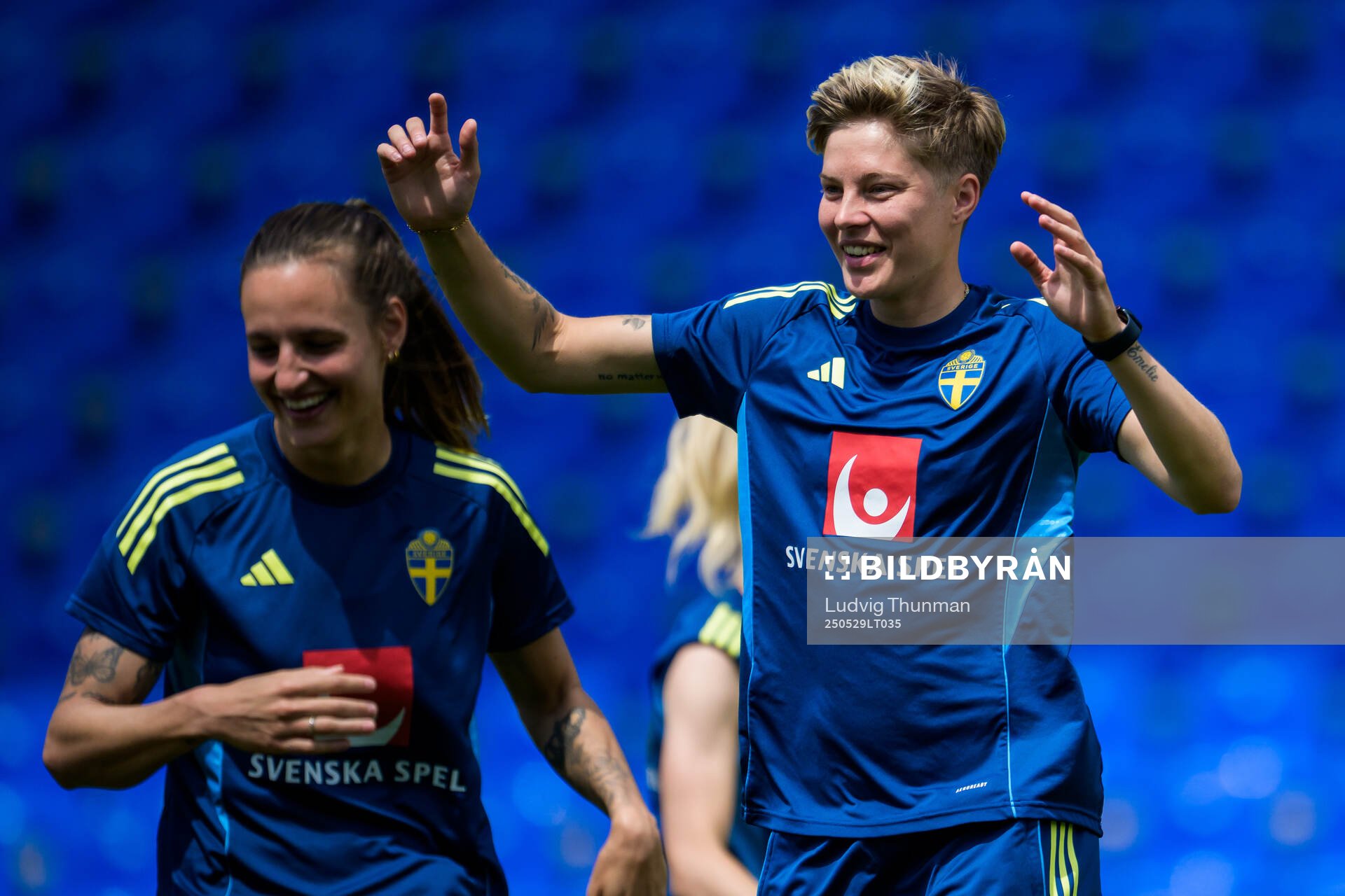 Nathalie Björn and Lina Hurtig of the Swedish women’s national football team during a training session on May 29, 2025 in Parma. 