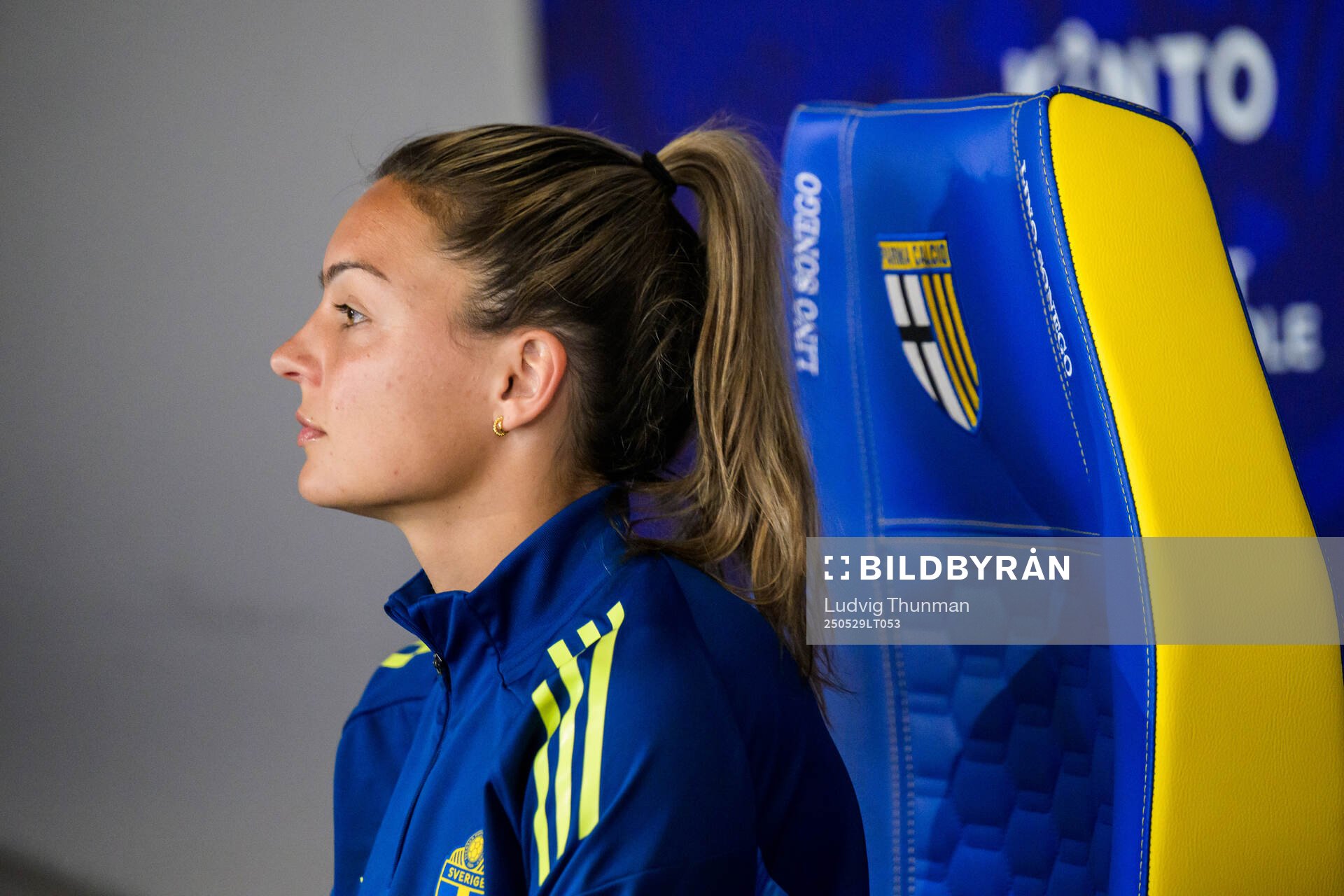 Johanna Rytting Kaneryd of the Swedish women’s national football team is interviewed by the media after a training session on May 29, 2025 in Parma. 