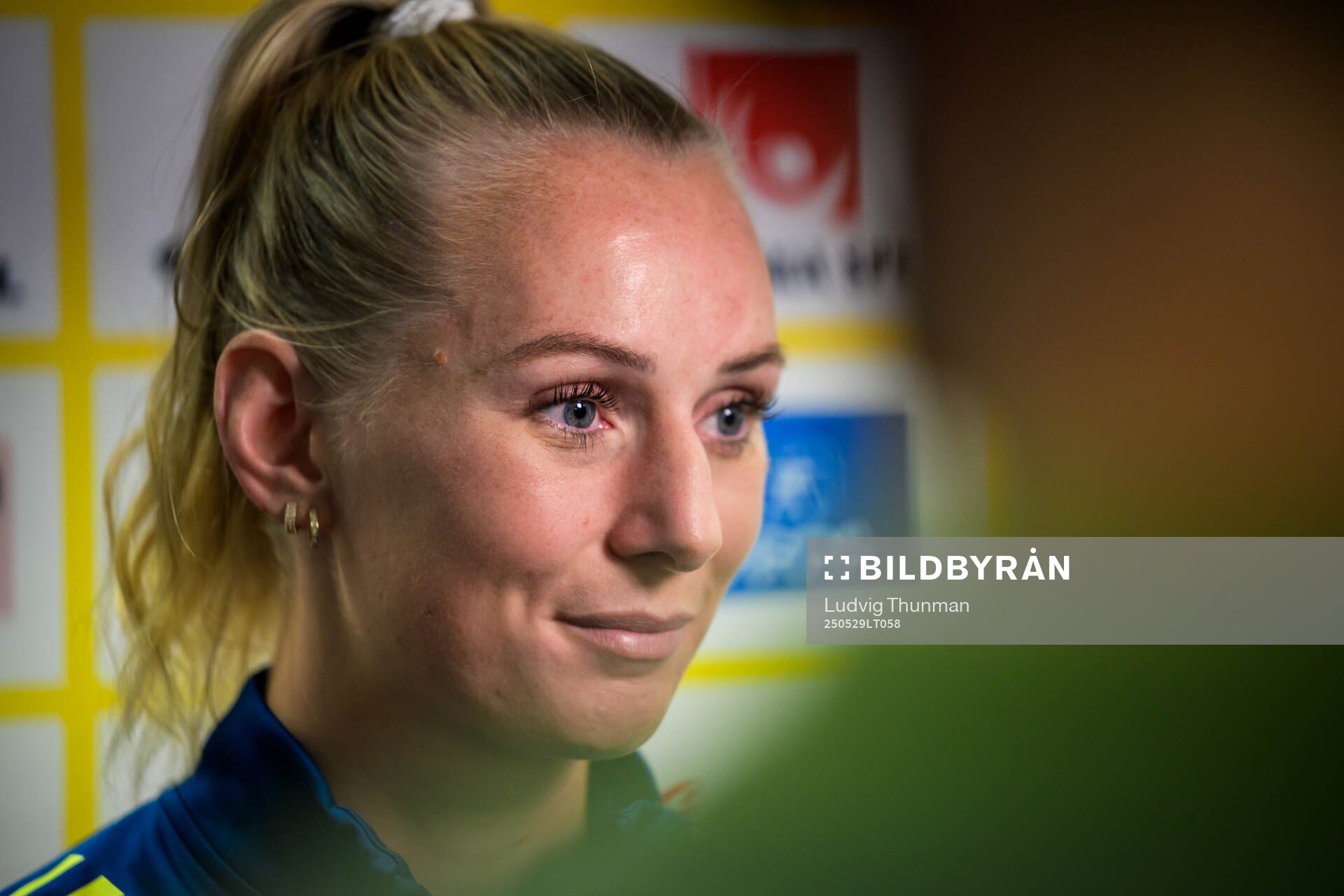 Stina Blackstenius of the Swedish women’s national football team is interviewed by the media after a training session on May 29, 2025 in Parma. 