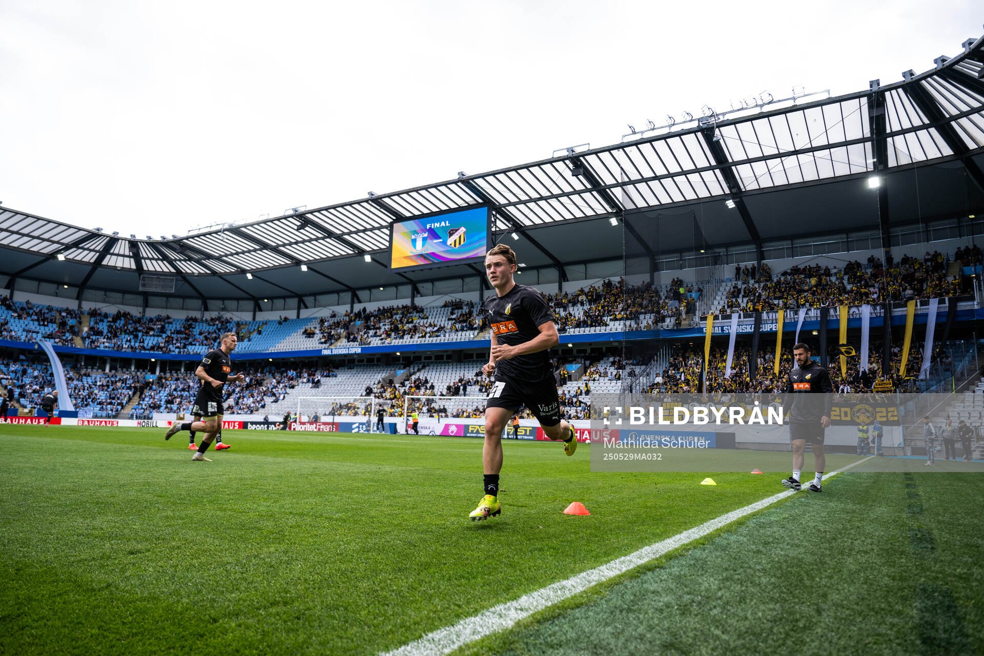 Häckens Filip Öhman under uppvärmningen inför i Svenska Cupen mellan Malmö FF och Häcken den 29 maj 2025 i Malmö. 