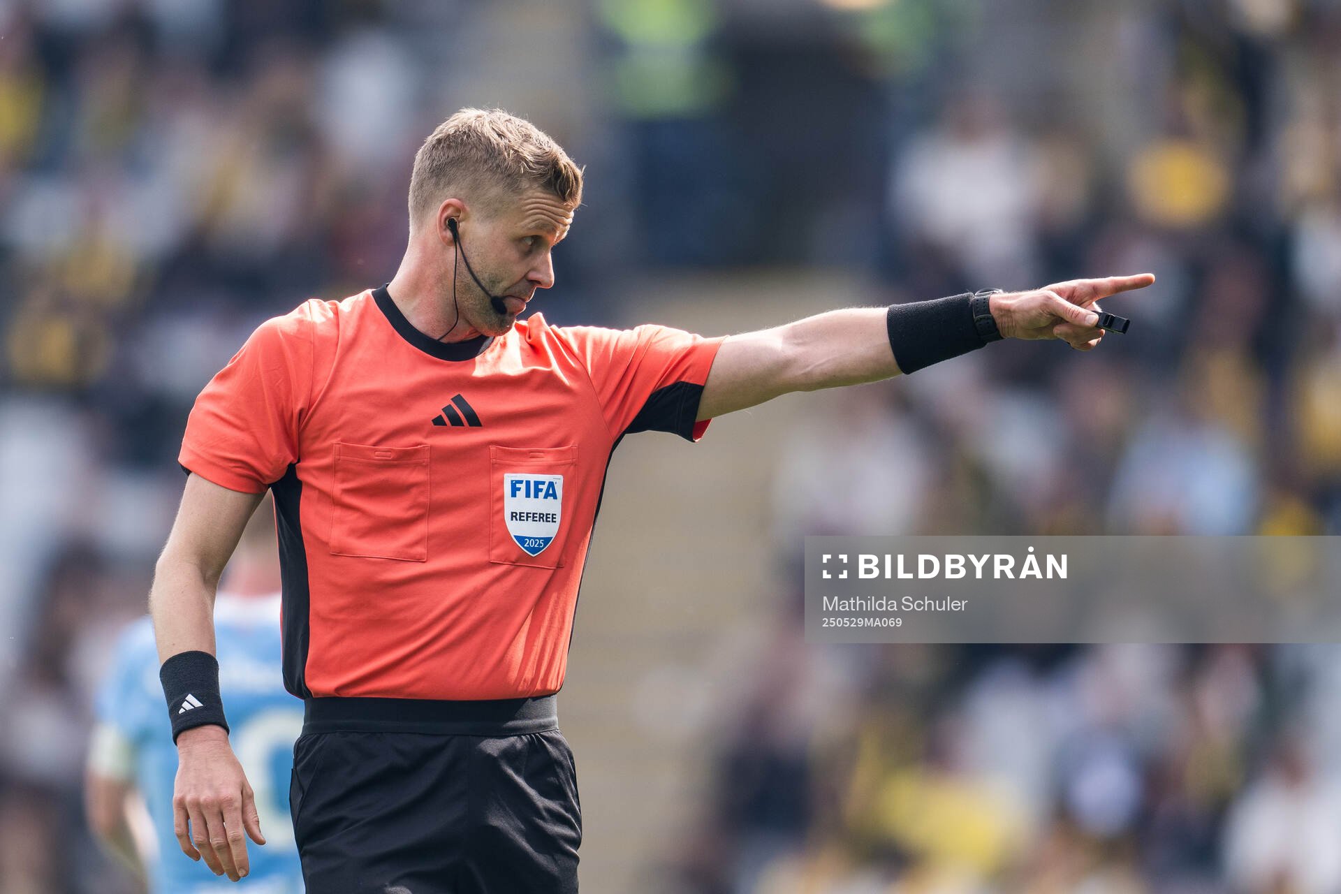 Domare Glenn Nyberg under finalen i Svenska Cupen mellan Malmö FF och Häcken den 29 maj 2025 i Malmö. 