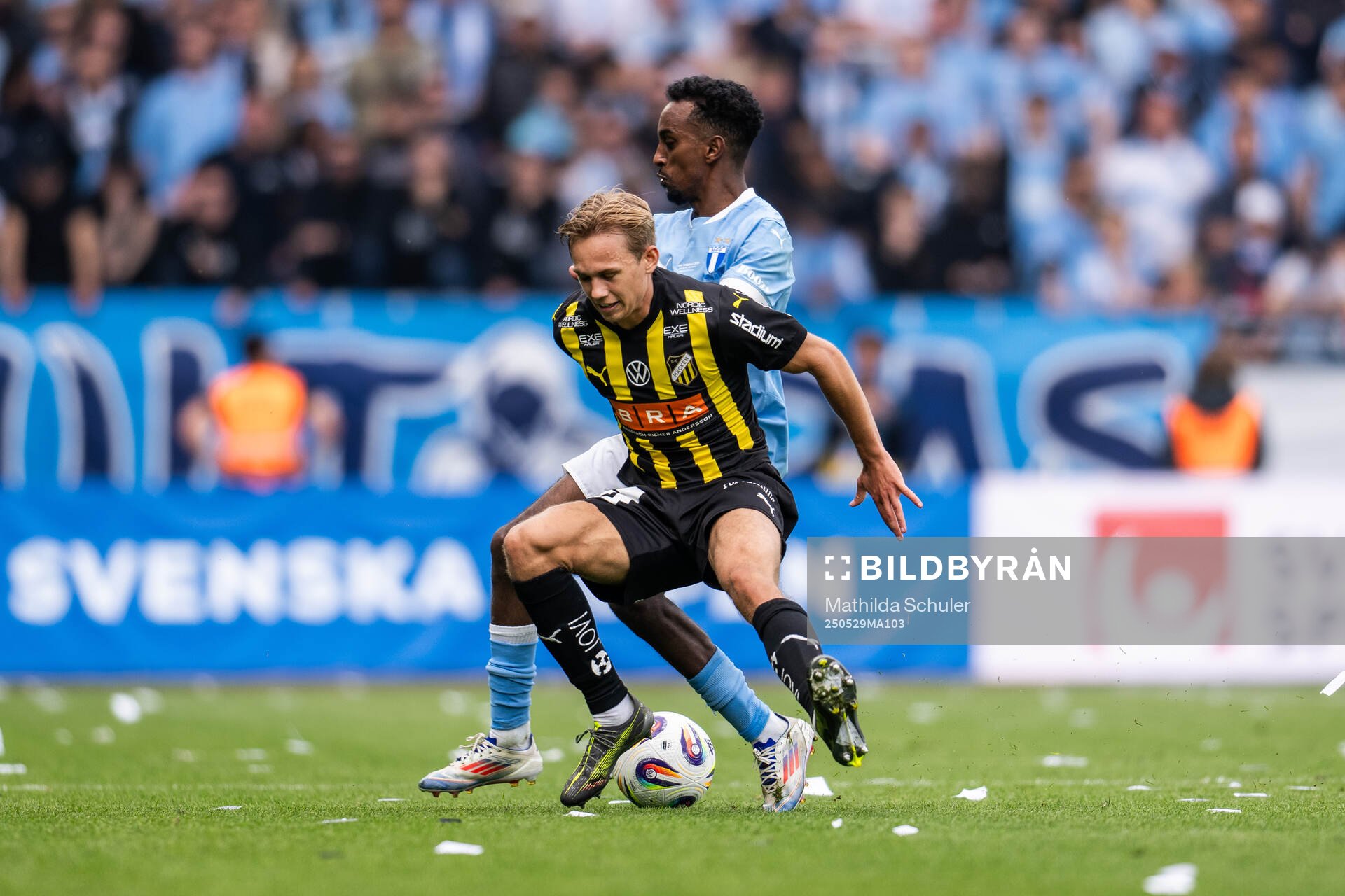Malmö FFs Taha Ali och Häckens Pontus Dahbo under finalen i Svenska Cupen mellan Malmö FF och Häcken den 29 maj 2025 i Malmö. 