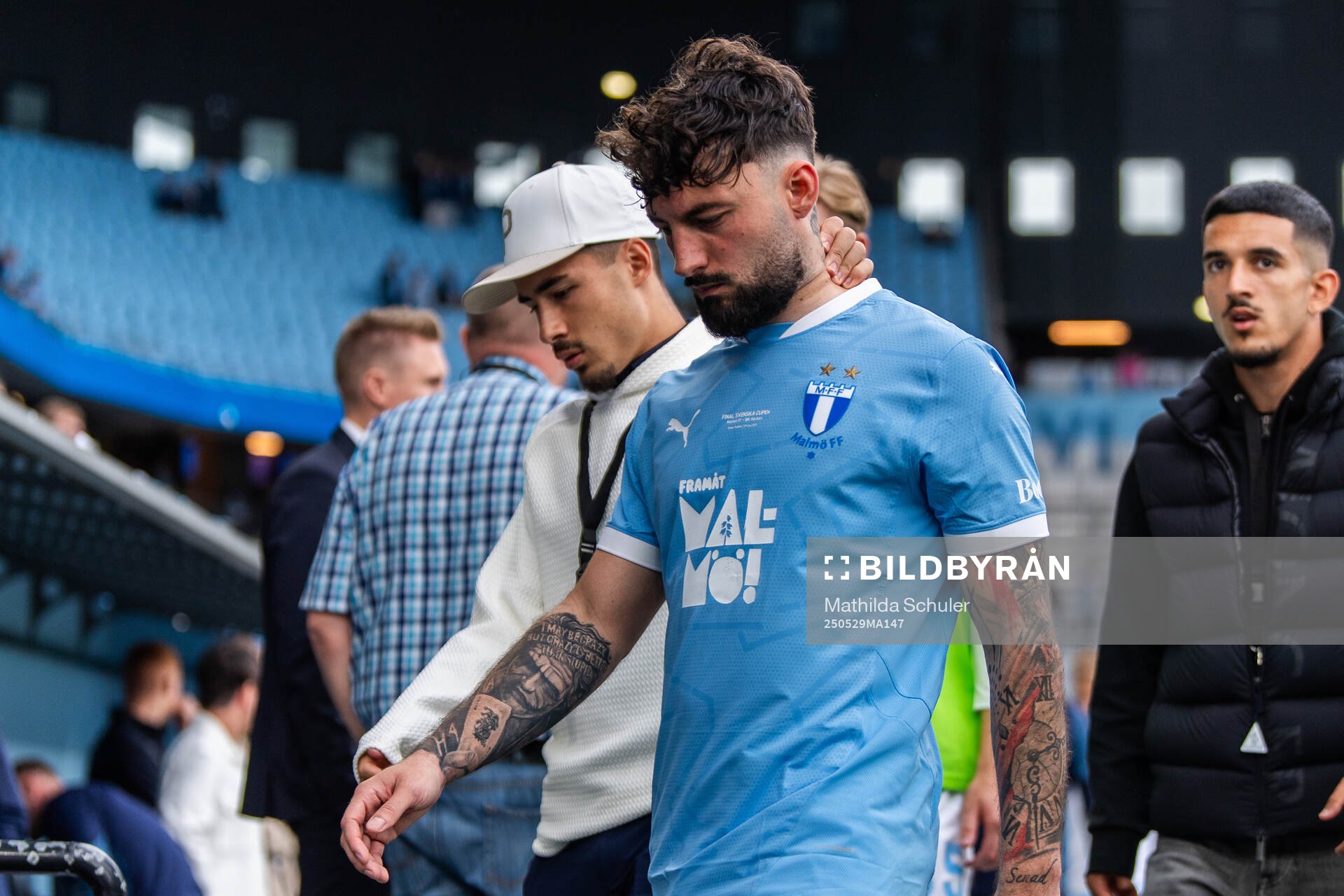 Malmö FFs Sead Haksabanovic deppar