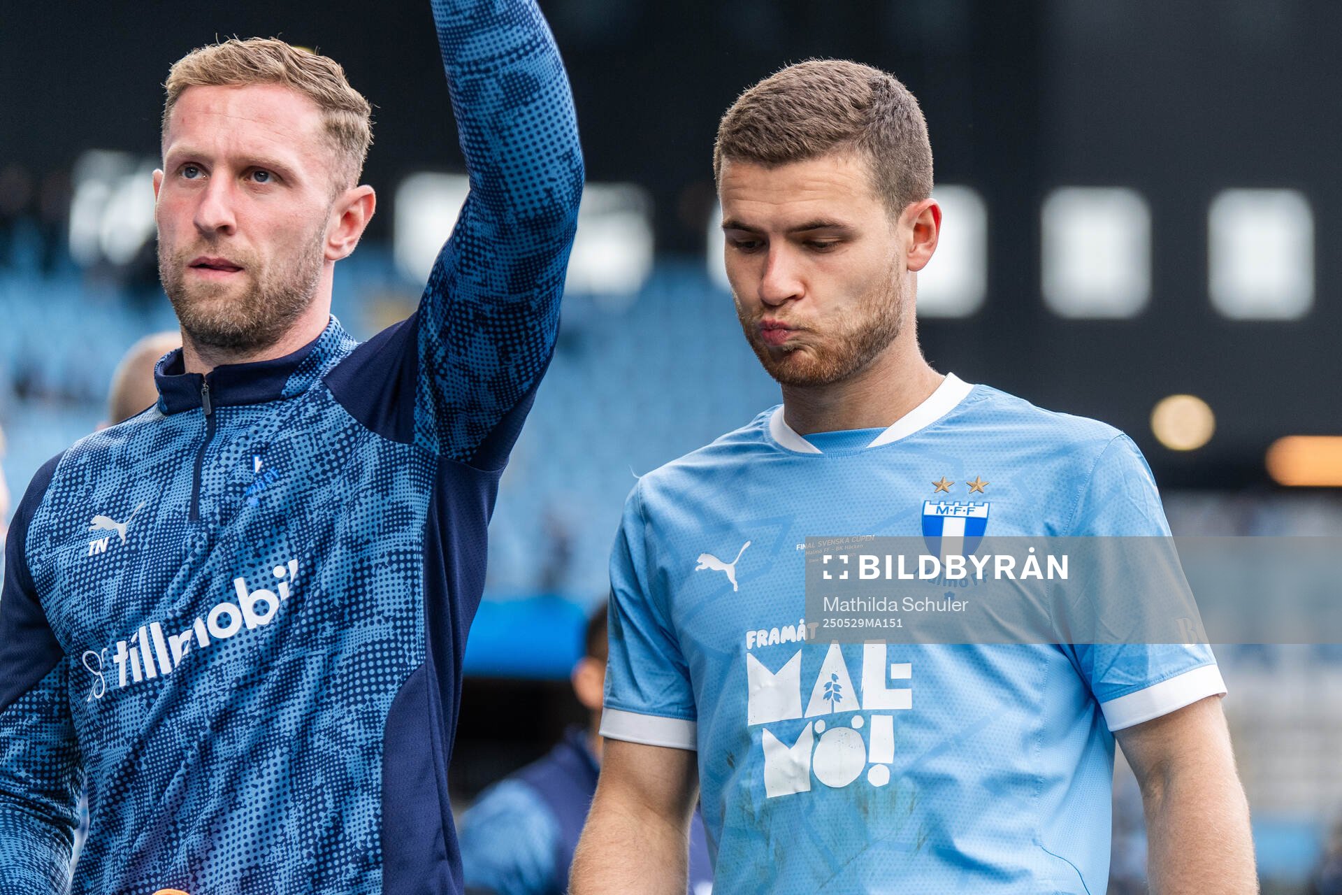 Malmö FFs Gabriel Busanello deppar