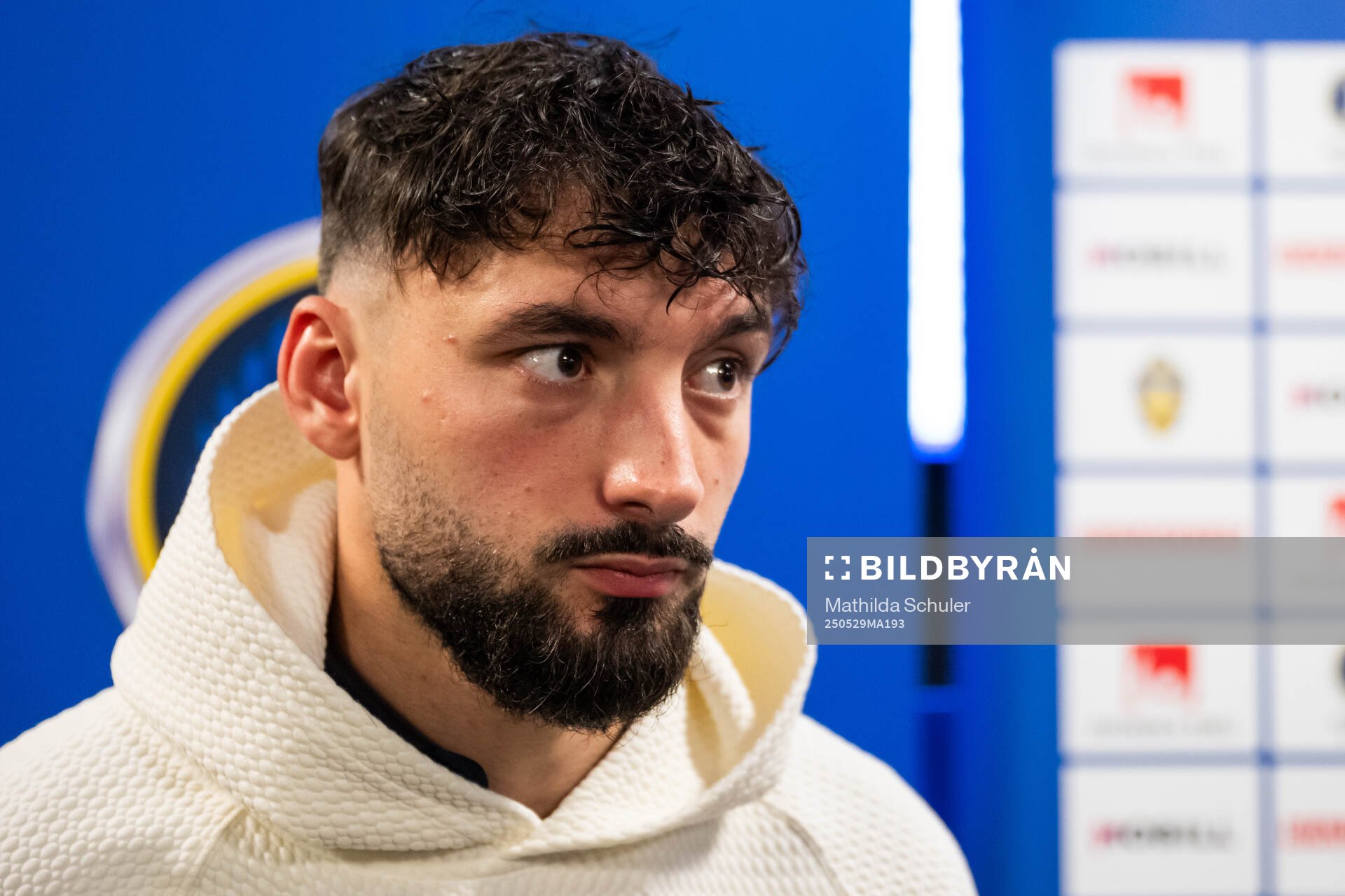 Malmö FFs Sead Haksabanovic intervjuas i mixade zonen efter finalen i Svenska Cupen mellan Malmö FF och Häcken den 29 maj 2025 i Malmö.