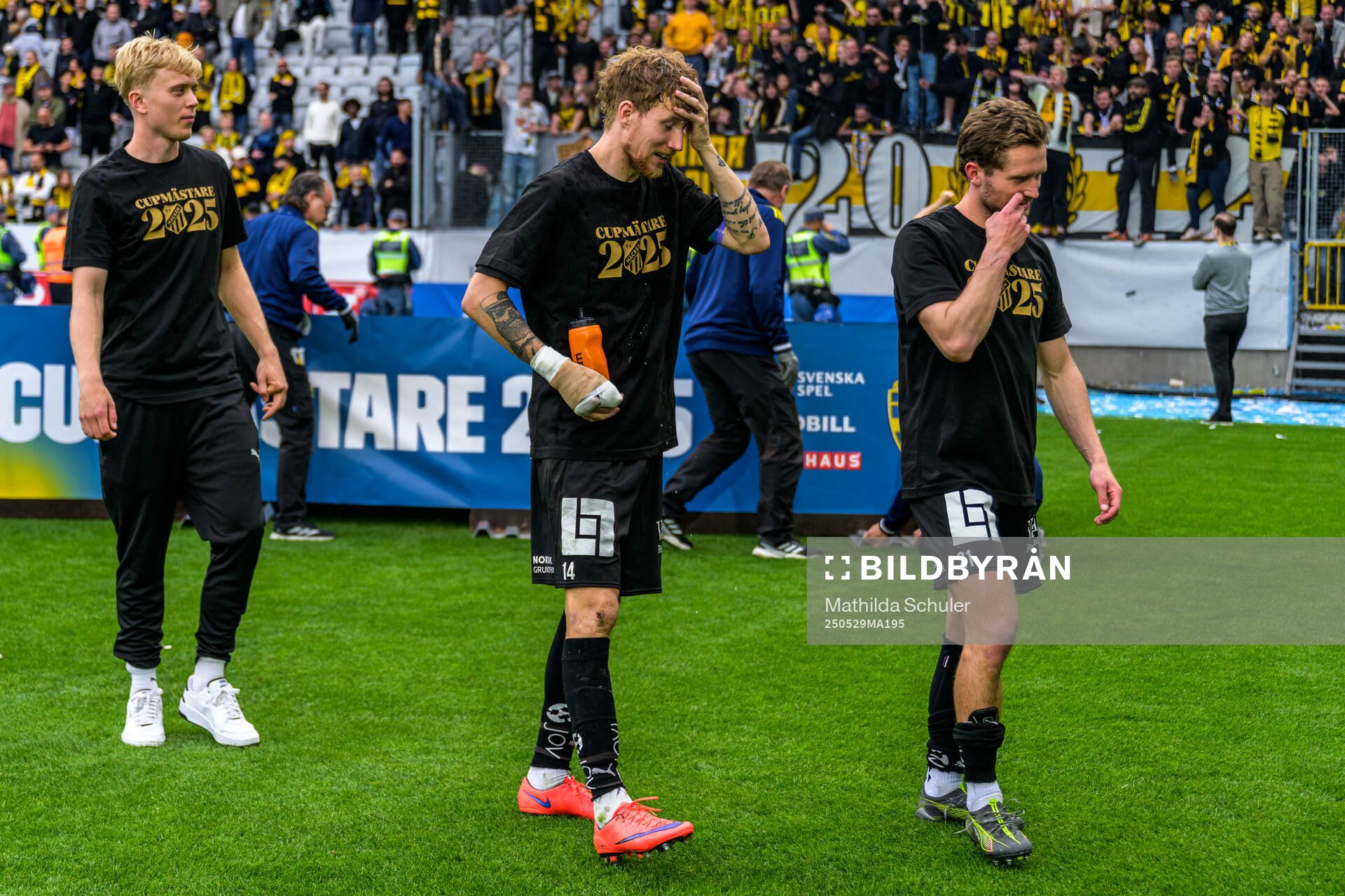 Häckens Simon Gustafson och Adam Lundkvist efter finalen i Svenska Cupen mellan Malmö FF och Häcken den 29 maj 2025 i Malmö. 