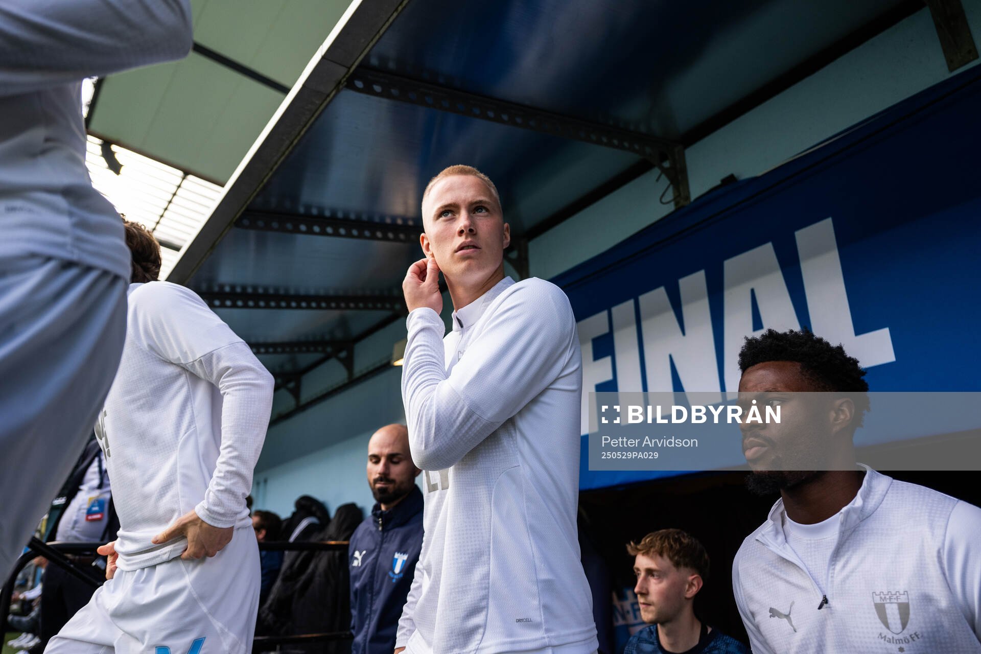 Malmö FFs Daniel Gudjohnsen och Emmanuel Ekong inför finalen i Svenska Cupen mellan Malmö FF och Häcken den 29 maj 2025 i Malmö. 