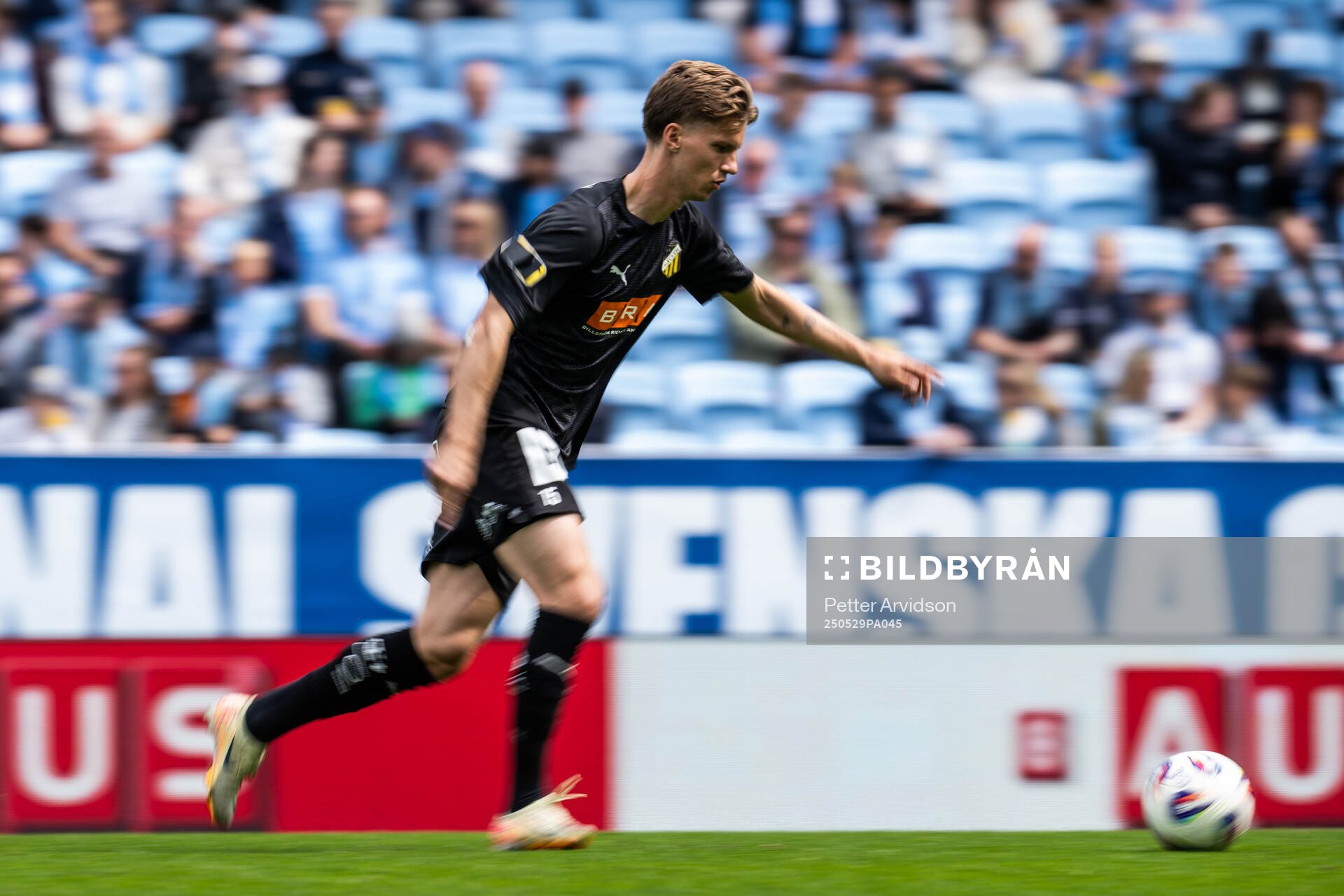 Häckens Samuel Leach Holm under uppvärmningen inför finalen i Svenska Cupen mellan Malmö FF och Häcken den 29 maj 2025 i Malmö. 