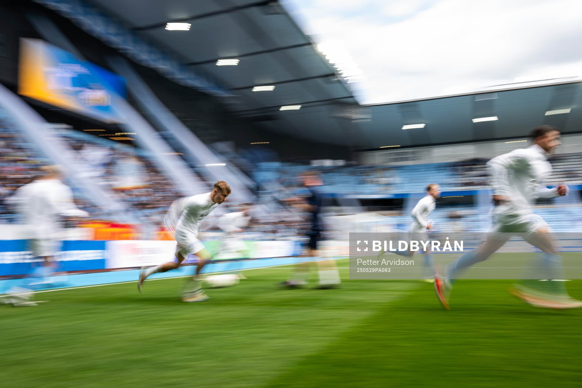 Malmö FFs Hugo Bolin under uppvärmningen inför finalen i Svenska Cupen mellan Malmö FF och Häcken den 29 maj 2025 i Malmö. 