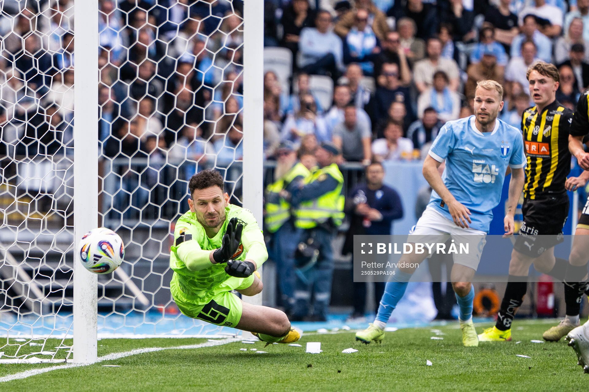 Häckens målvakt Etrit Berisha under finalen i Svenska Cupen mellan Malmö FF och Häcken den 29 maj 2025 i Malmö. 