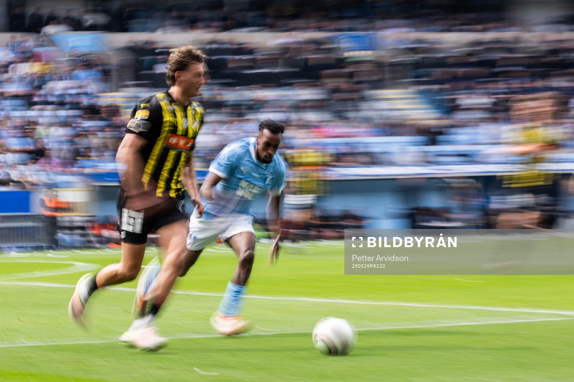 Häckens Silas Andersen och Malmö FFs Taha Ali under finalen i Svenska Cupen mellan Malmö FF och Häcken den 29 maj 2025 i Malmö. 