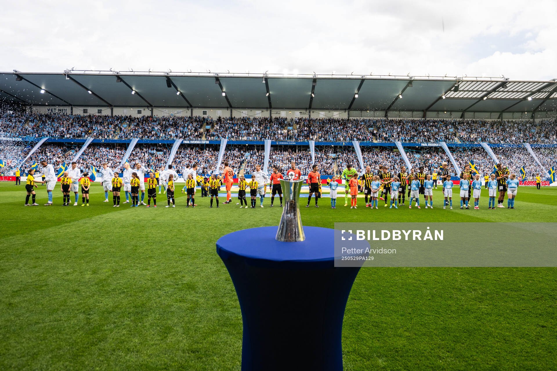Gustaf VI Adolfs pokal och Malmö FFs och Häckens spelare