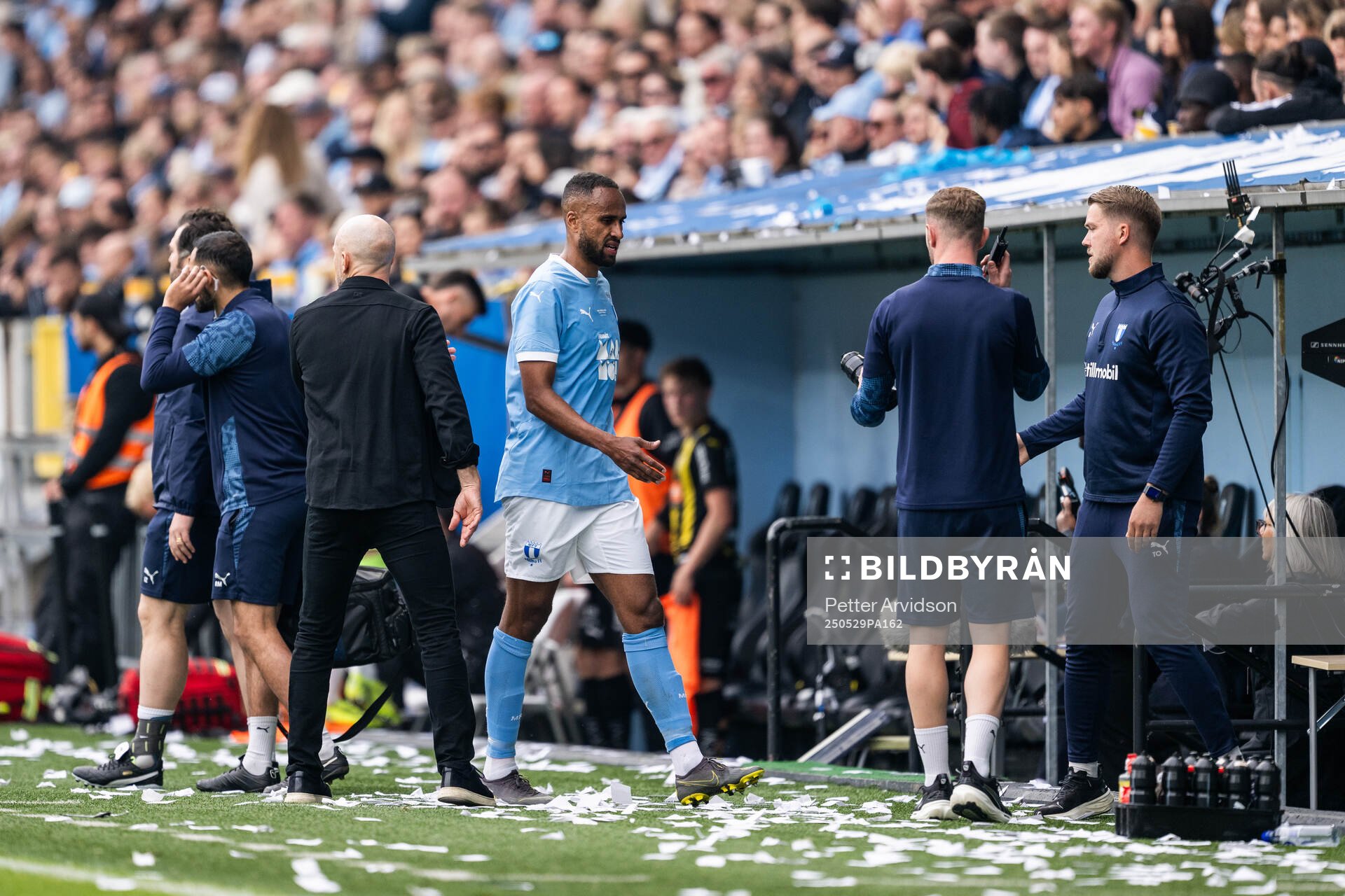 Malmö FFs tränare Henrik Rydström när Isaac Thelin byts ut under finalen i Svenska Cupen mellan Malmö FF och Häcken den 29 maj 2025 i Malmö.
