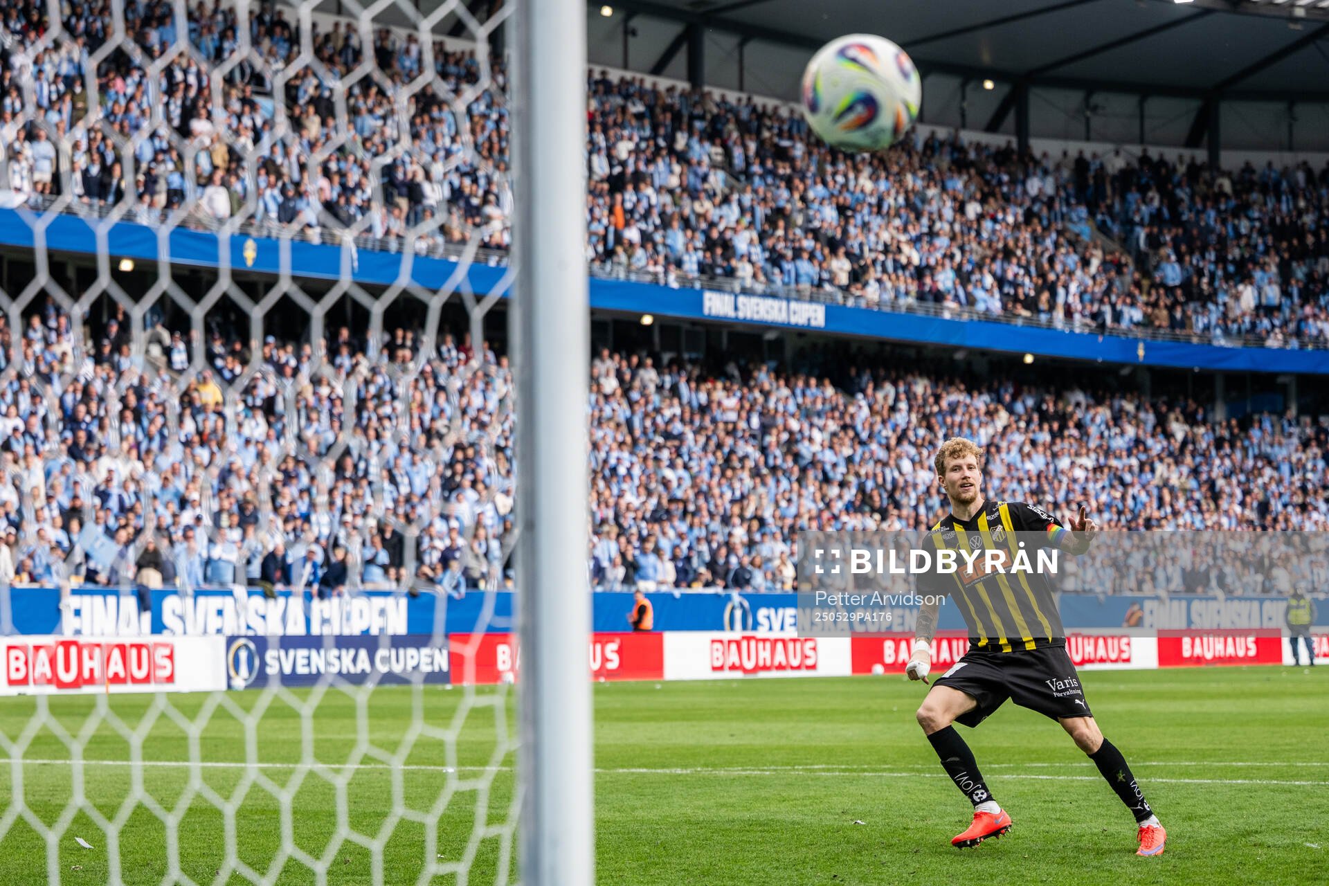 Häckens Simon Gustafson i straffläggningen
