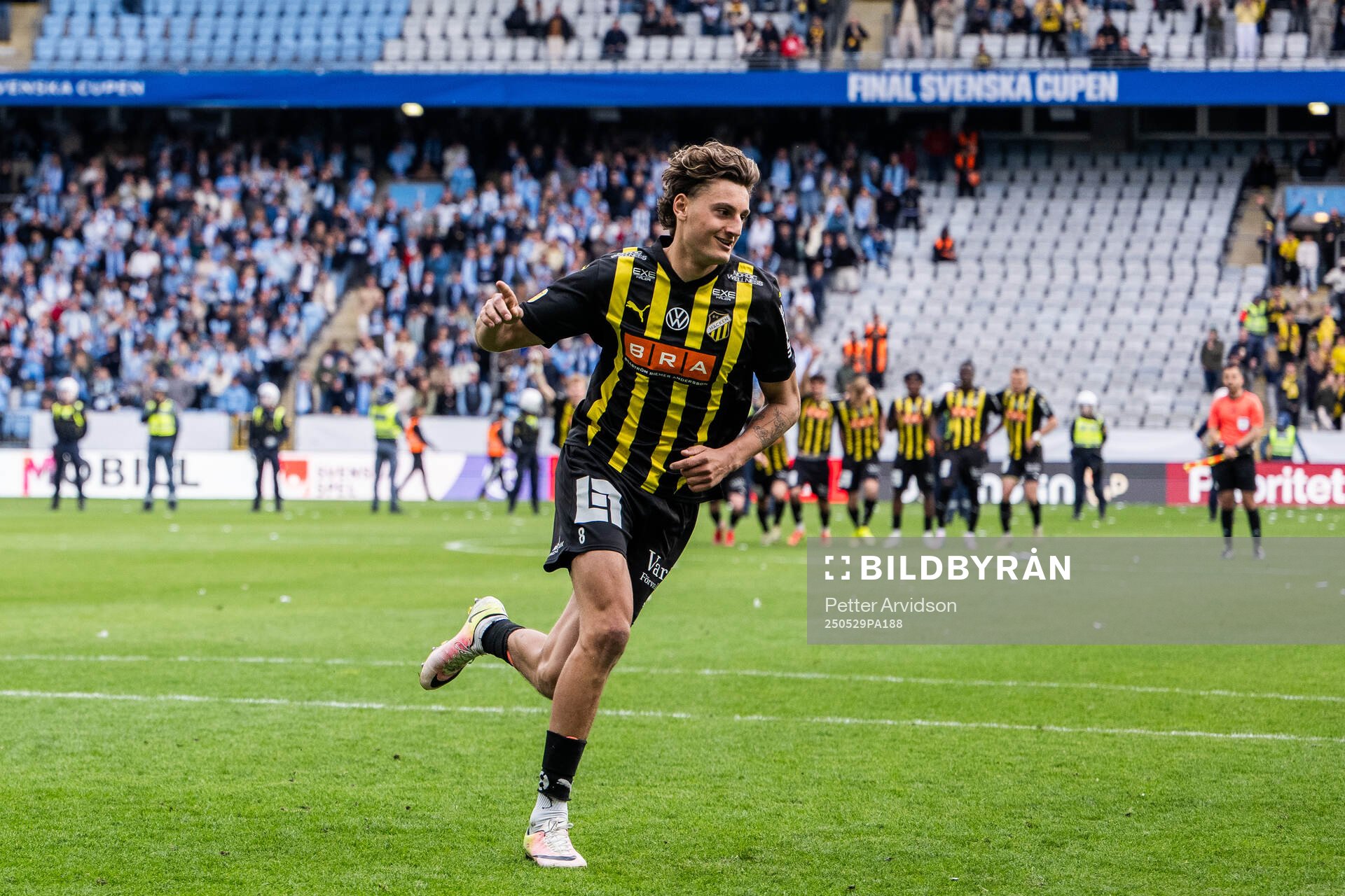 Häckens Silas Andersen jublar efter att ha gjort mål i straffläggningen finalen i Svenska Cupen mellan Malmö FF och Häcken den 29 maj 2025 i Malmö.
