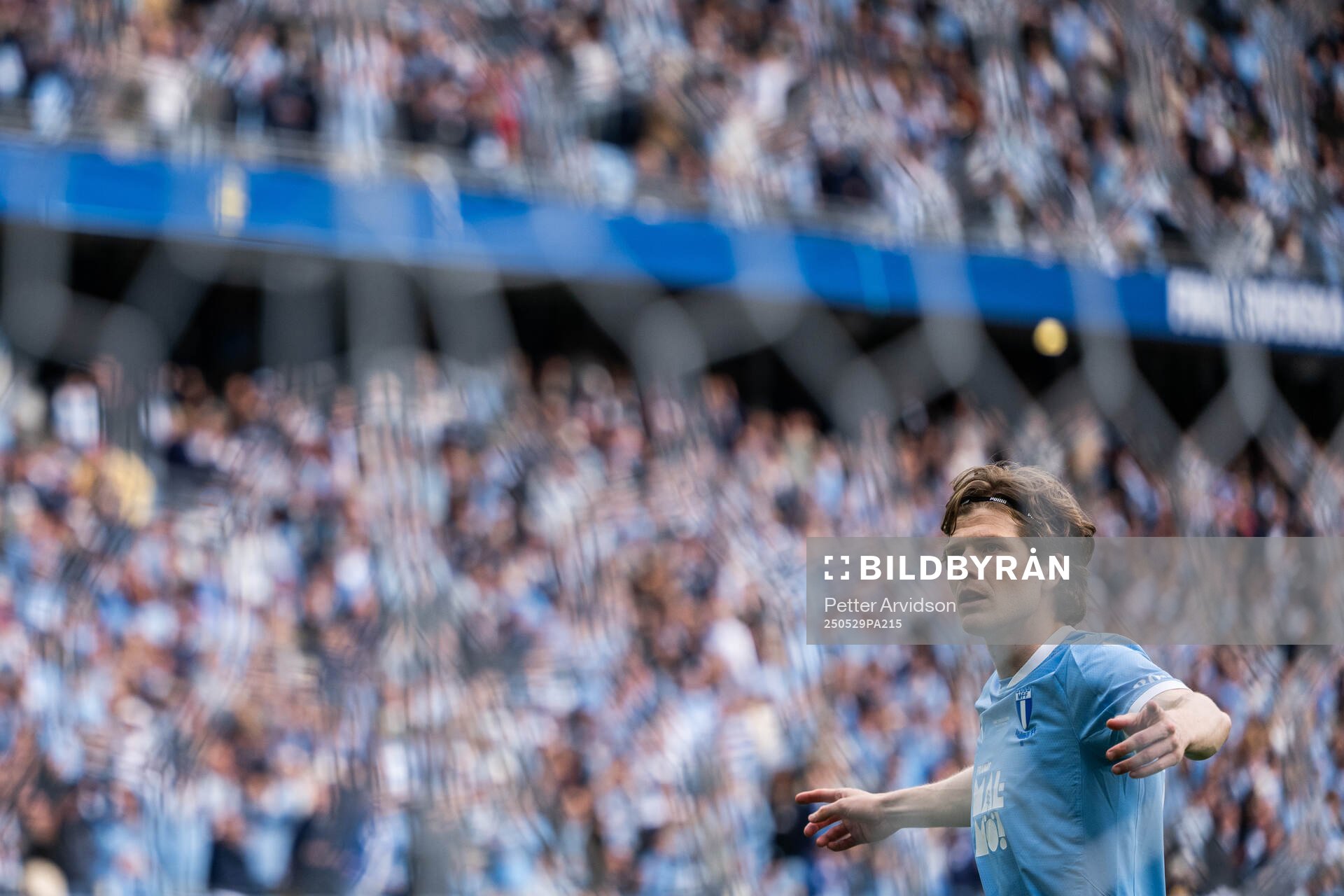 Malmö FFs Oliver Berg jublar i straffläggningen under finalen i Svenska Cupen mellan Malmö FF och Häcken den 29 maj 2025 i Malmö.