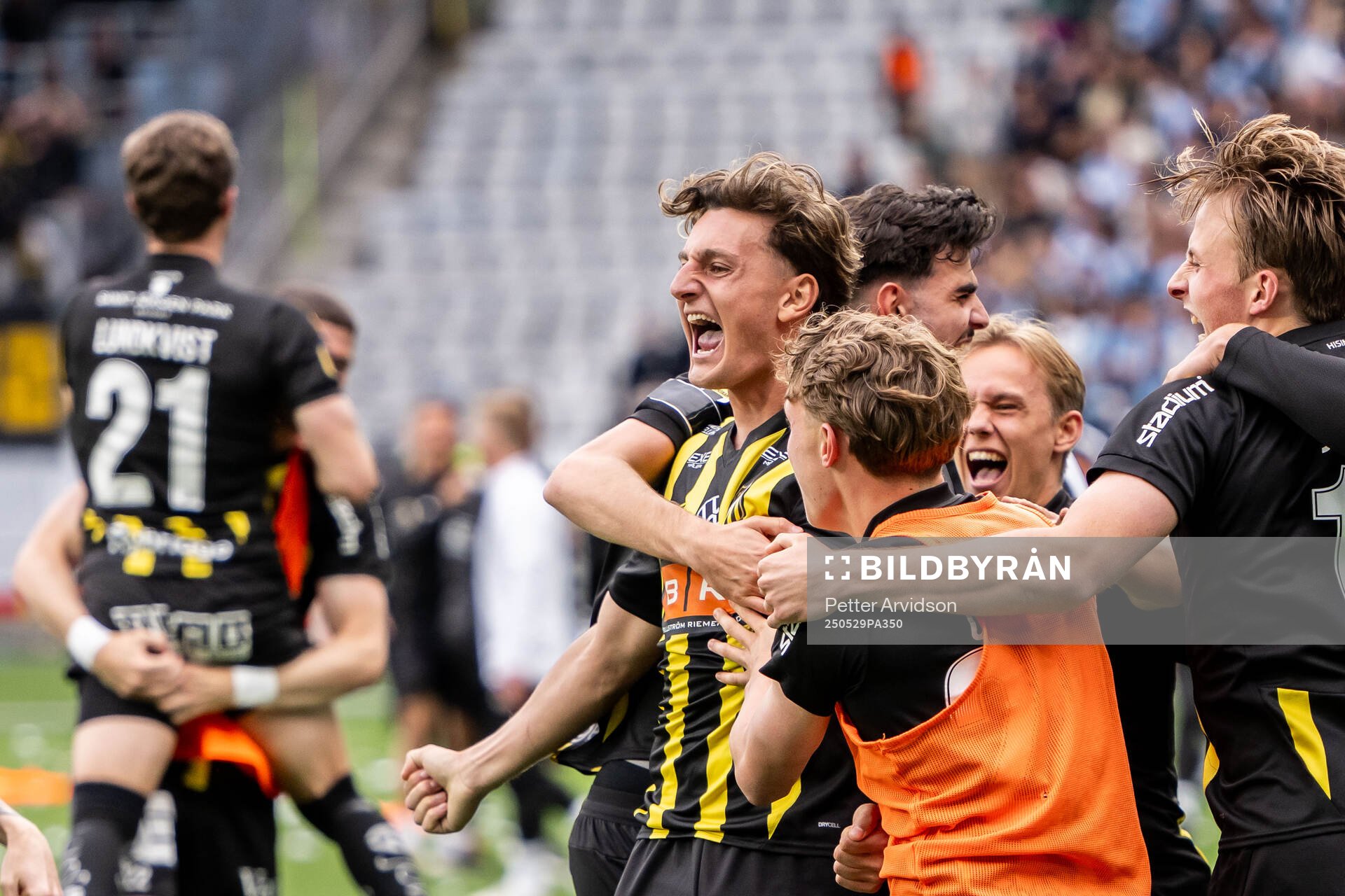 Häckens Silas Andersen jublar efter den matchavgörande straffen under straffläggningen i förlängningen av finalen i Svenska Cupen mellan Malmö FF och Häcken den 29 maj 2025 i Malmö.