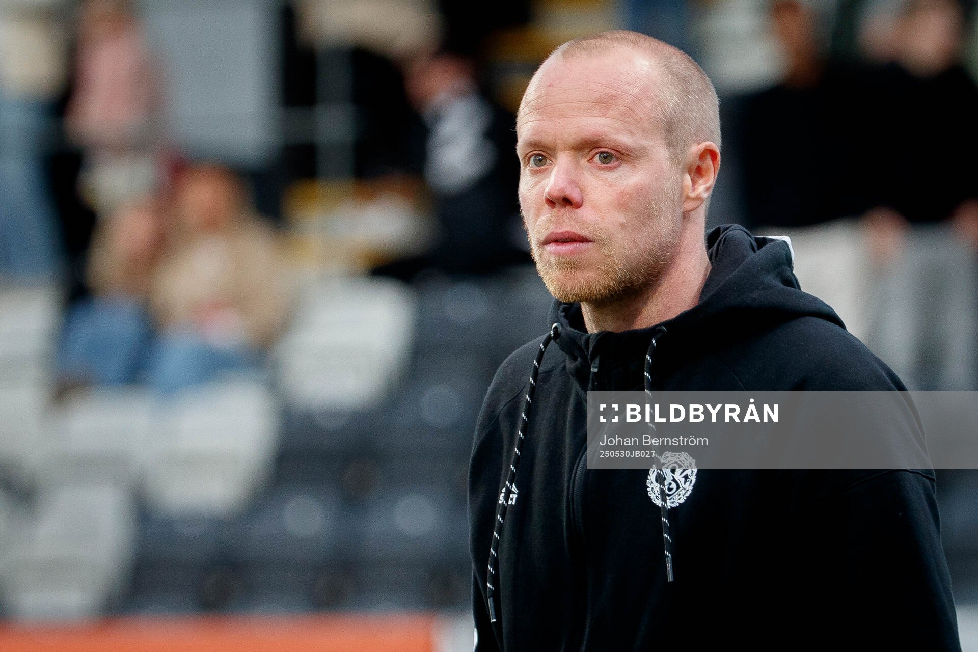 Örebros huvudtränare Patrik Haginge deppar