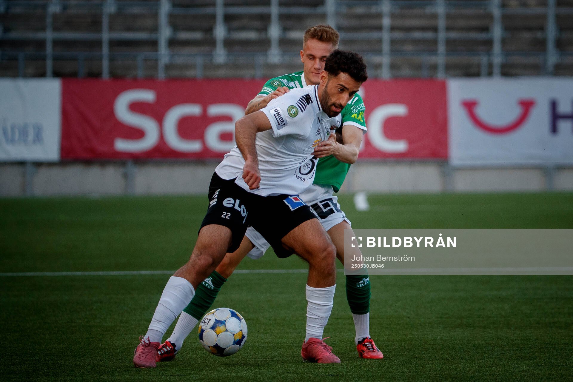 Örebros Lucas Shlimon under fotbollsmatchen i Superettan mellan Örebro och Brage den 30 maj 2025 i Örebro. 