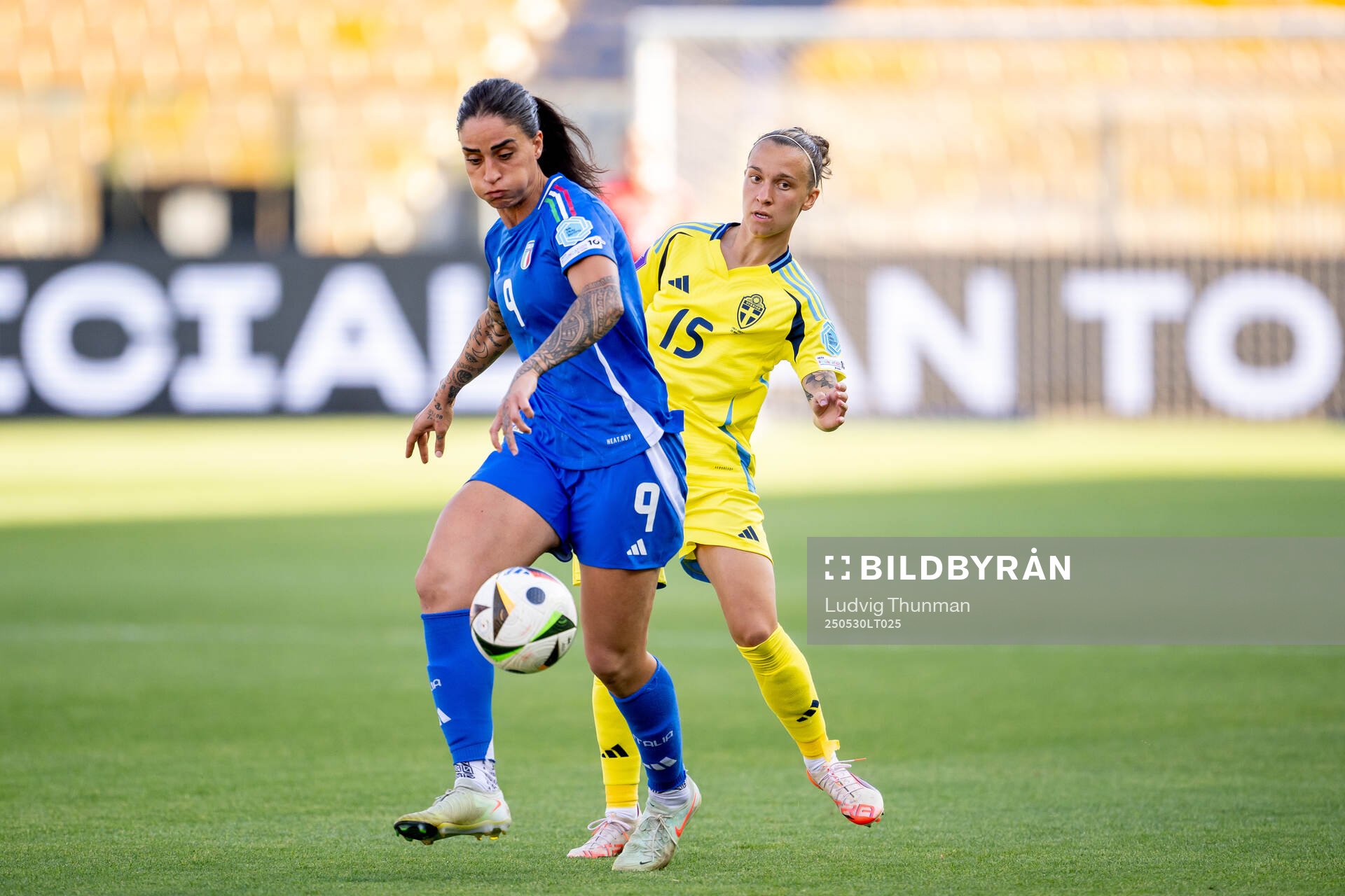 Martina Piemonte of Italy and Julia Zigiotti Olme of Sweden during the Women's Nations League football match between Italy and Sweden on May 30, 2025 in Parma.