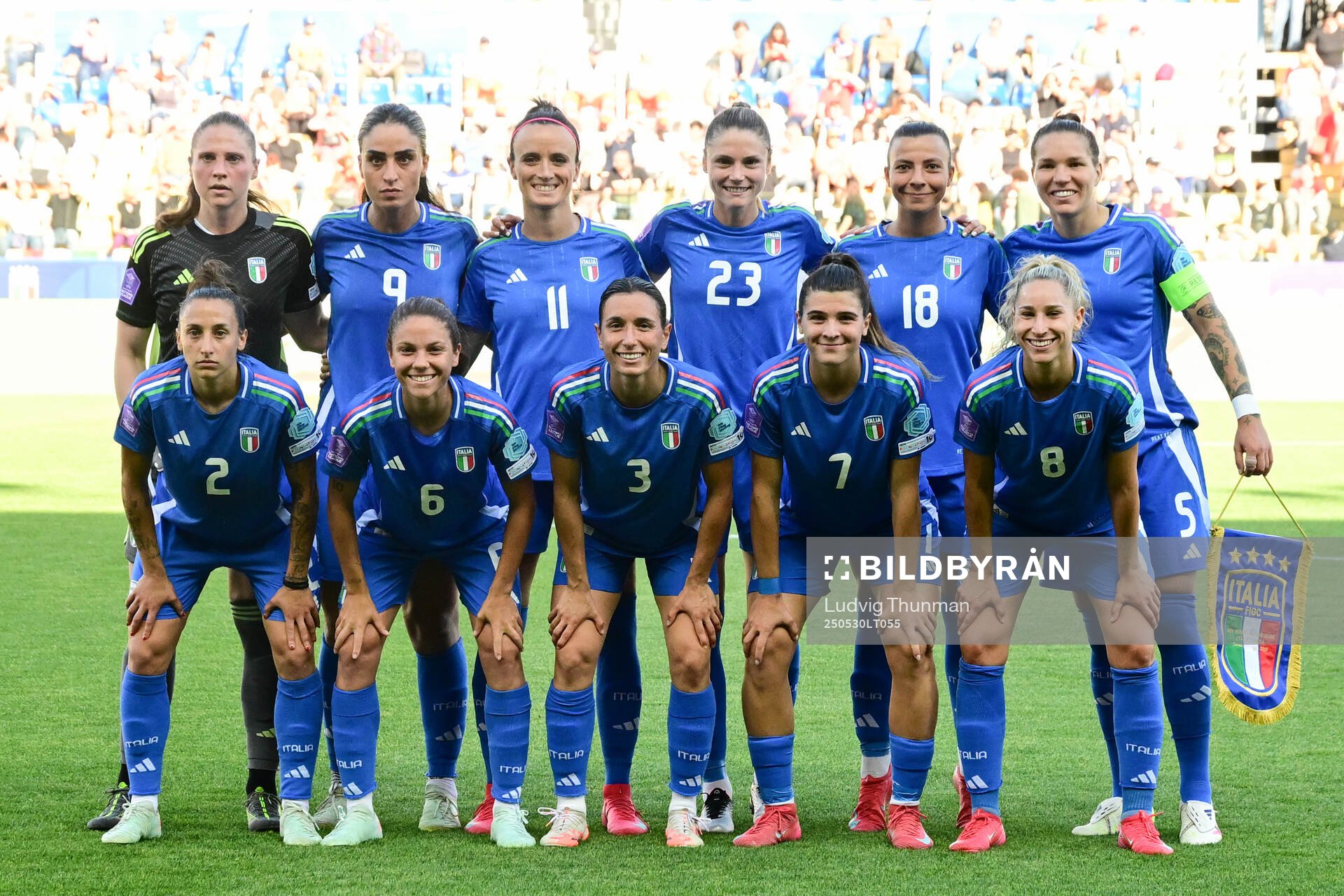 Players of Italy pose for a team photo