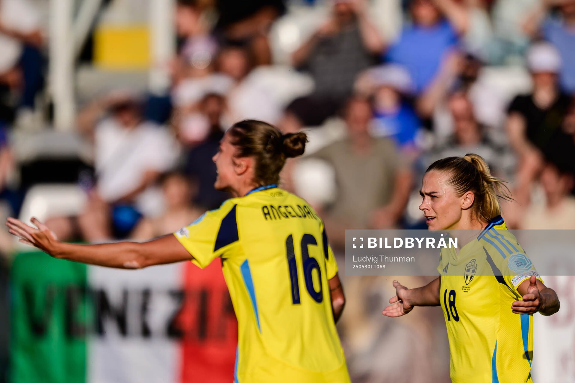 Filippa Angeldahl and Fridolina Rolfö of Sweden reacts
