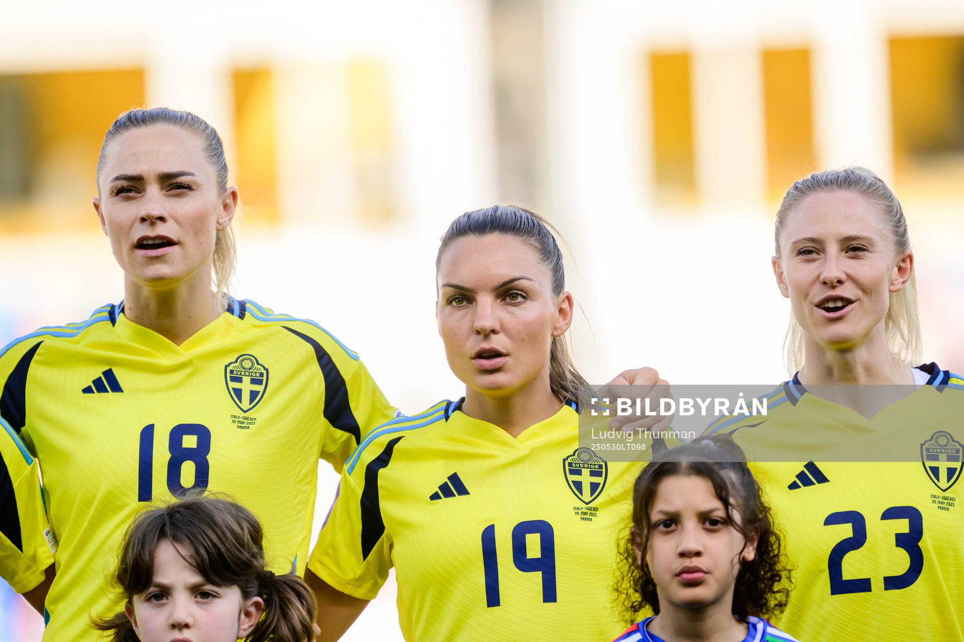 Fridolina Rolfö, Johanna Rytting Kaneryd and Rebecka Blomqvist of Sweden ahead of the Women's Nations League football match between Italy and Sweden on May 30, 2025 in Parma.