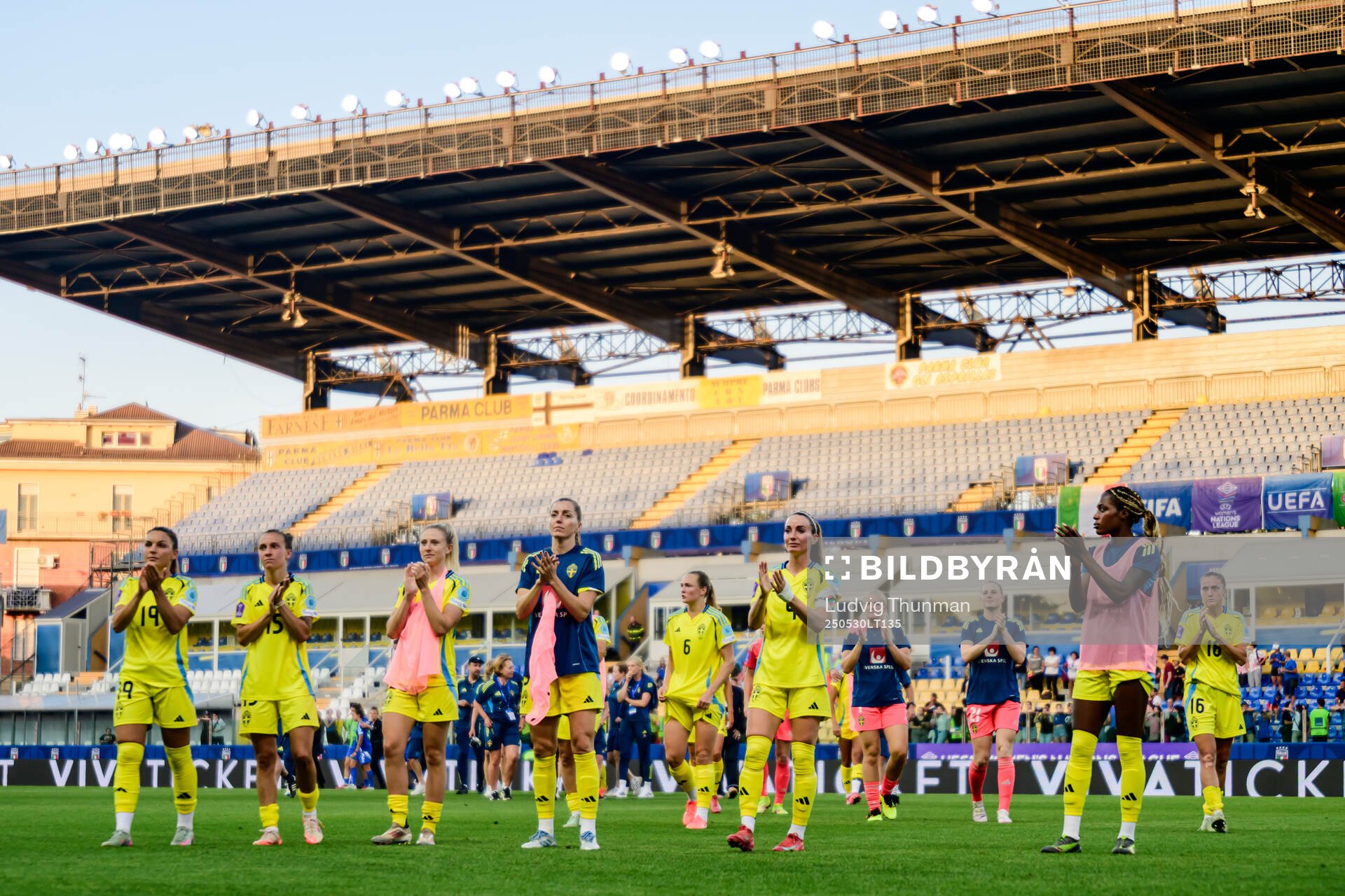 Players of Sweden after the Women's Nations League football match between Italy and Sweden on May 30, 2025 in Parma. 