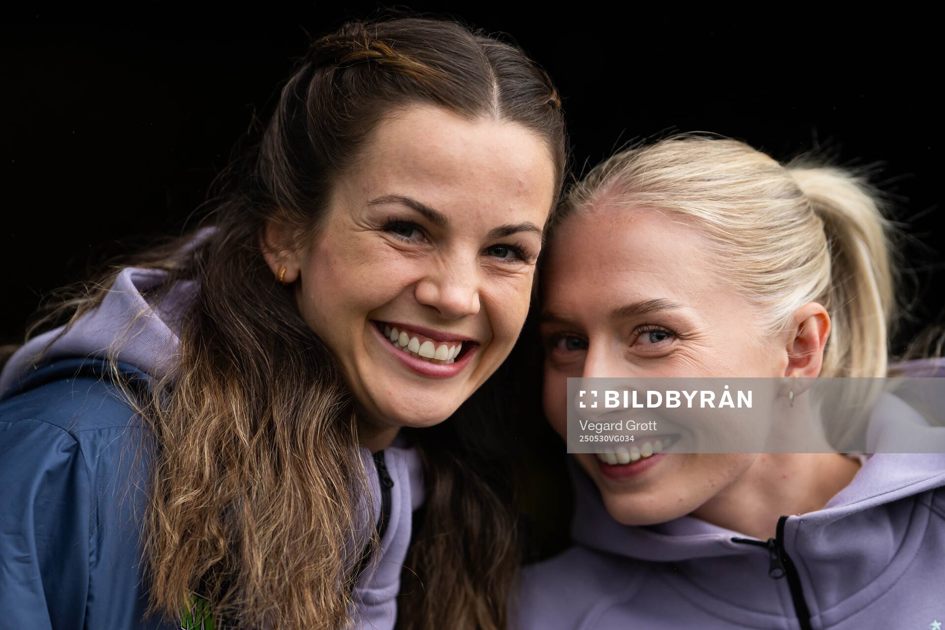 Tuva Hansen and Thea Bjelde of Norway ahead of the UEFA Women’s Nations League football match between Norway and Iceland on May 30, 2025 in Trondheim.