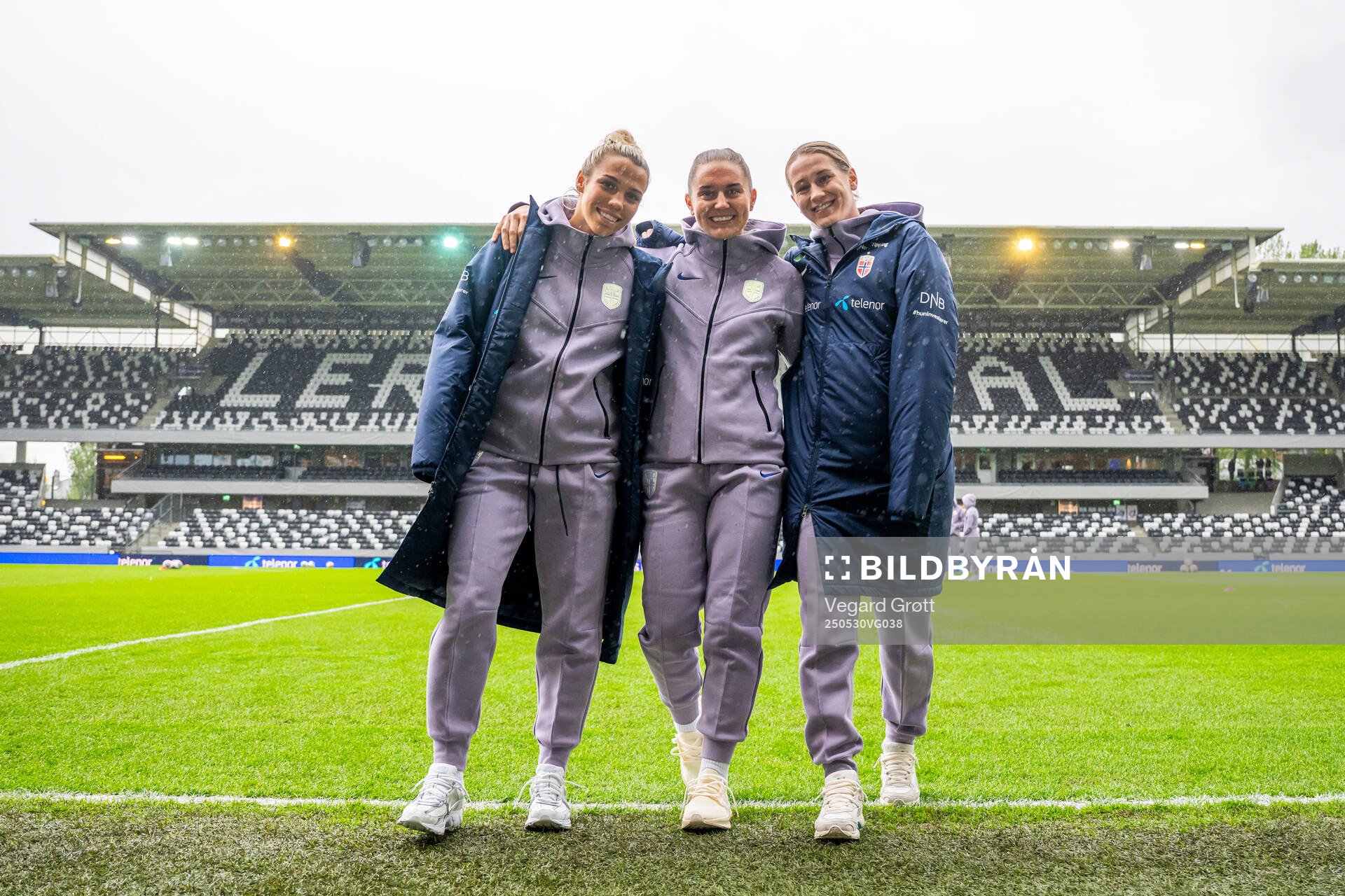 Celin Bizet Ildhusøy, Vilde Bøe Risa and Elisabeth Terland of Norway ahead of the UEFA Women’s Nations League football match between Norway and Iceland on May 30, 2025 in Trondheim.