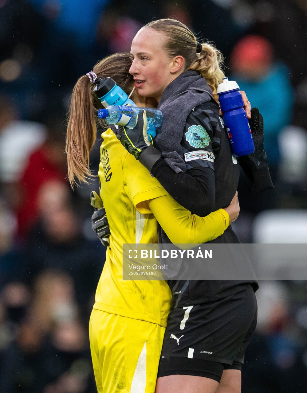 Goalkeeper Cecilie Fiskerstrand of Norway and goalkeeper Cecilia Rán Runarsdottir of Iceland after the UEFA Women’s Nations League football match between Norway and Iceland on May 30, 2025 in Trondheim.