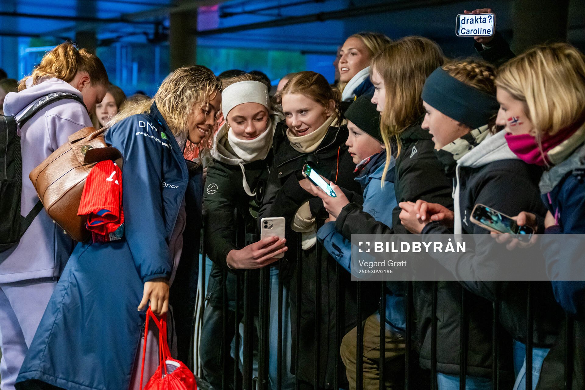 Celin Bizet Ildhusøy of Norway with fans