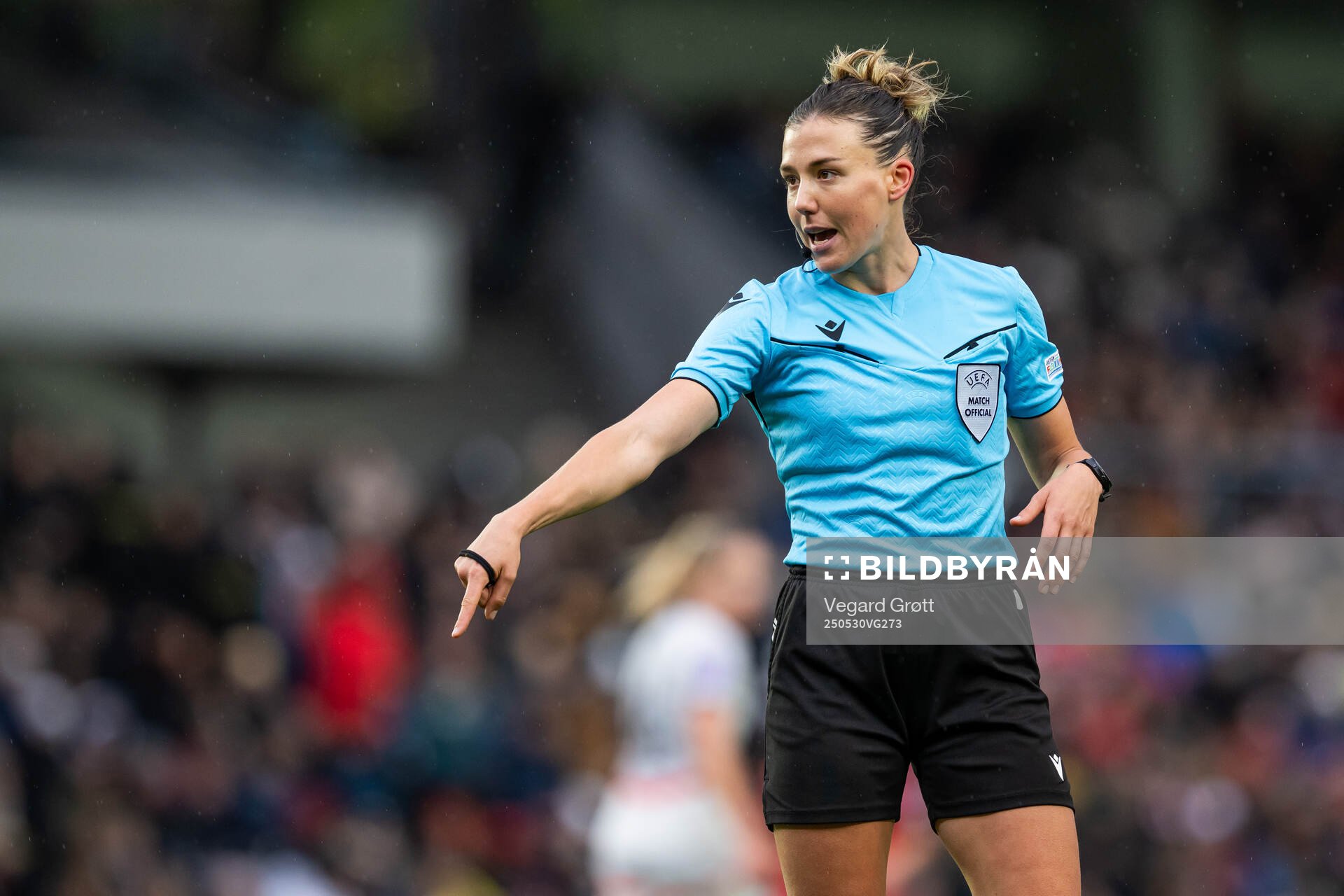 Referee Olatz Rivera Olmedo during the UEFA Women’s Nations League football match between Norway and Iceland on May 30, 2025 in Trondheim.
